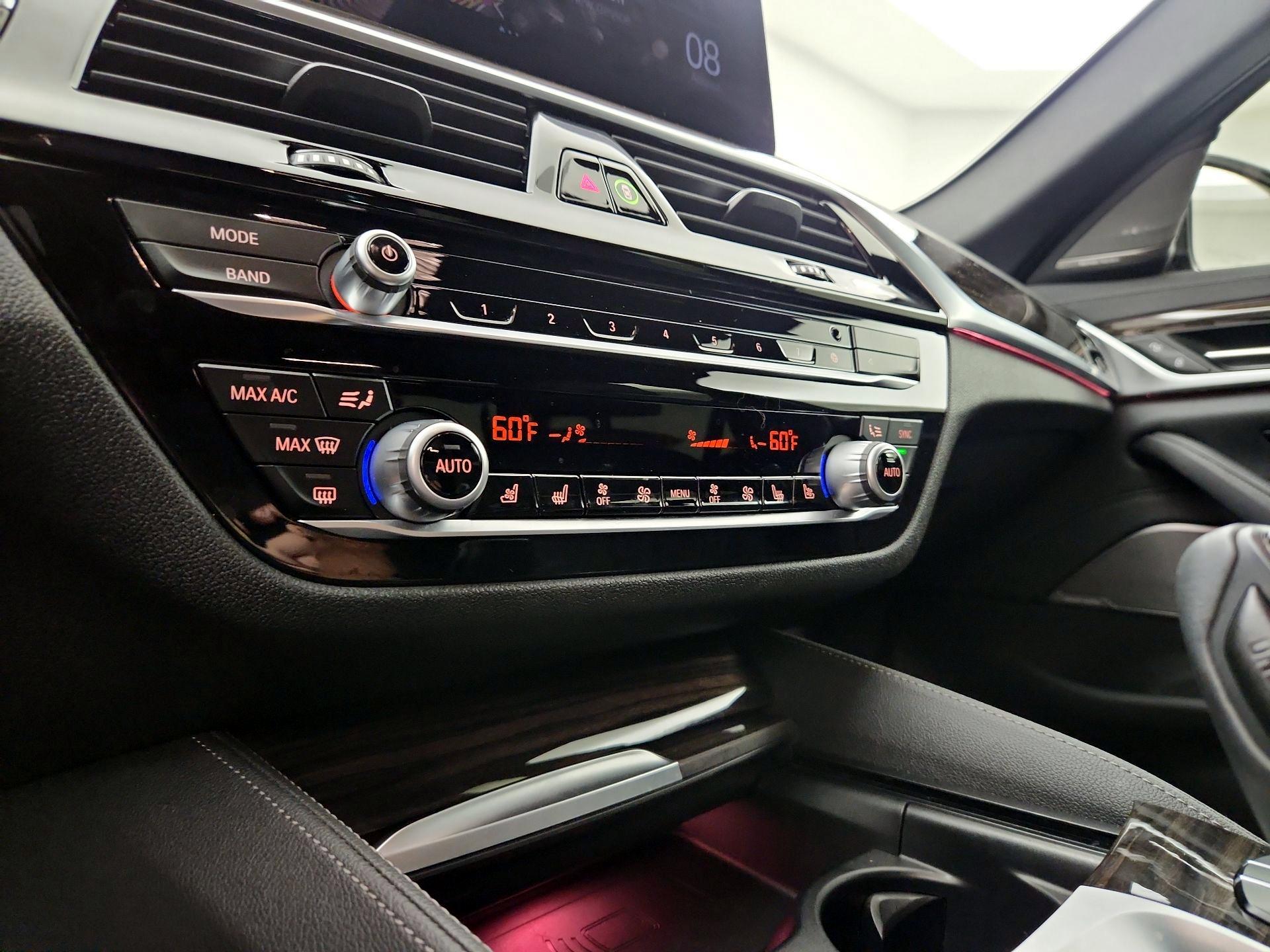 Thumbnail: 2021 BMW 5 Series - 14