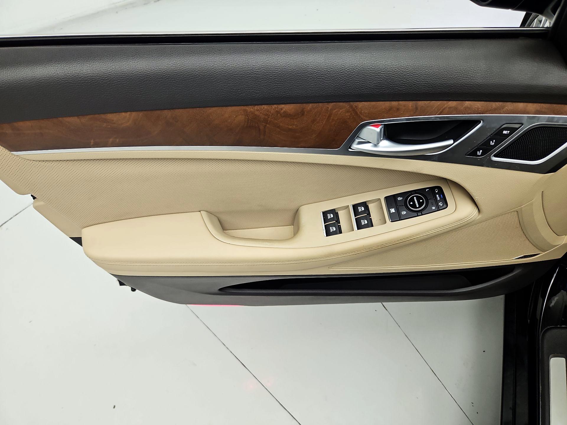 Thumbnail: 2016 Hyundai Genesis - 12