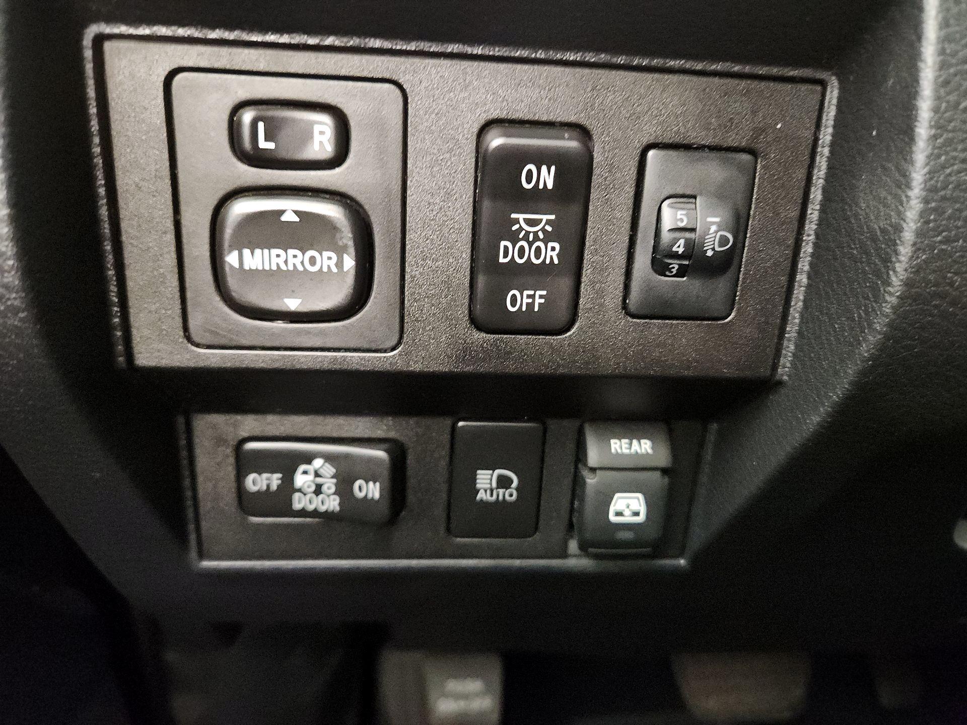 Thumbnail: 2018 Toyota Tundra - 13