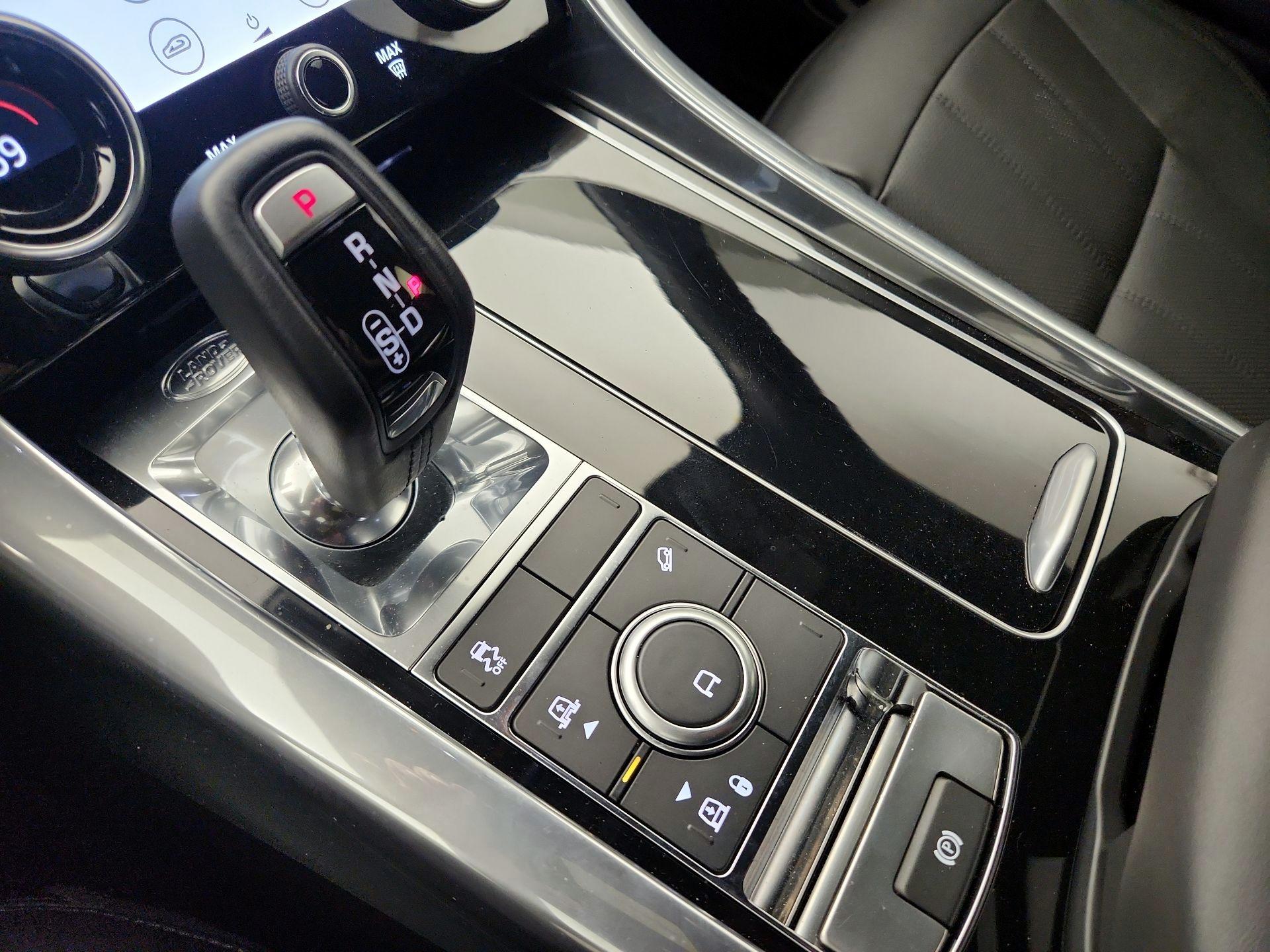 Thumbnail: 2019 Land Rover Range Rover Sport - 17