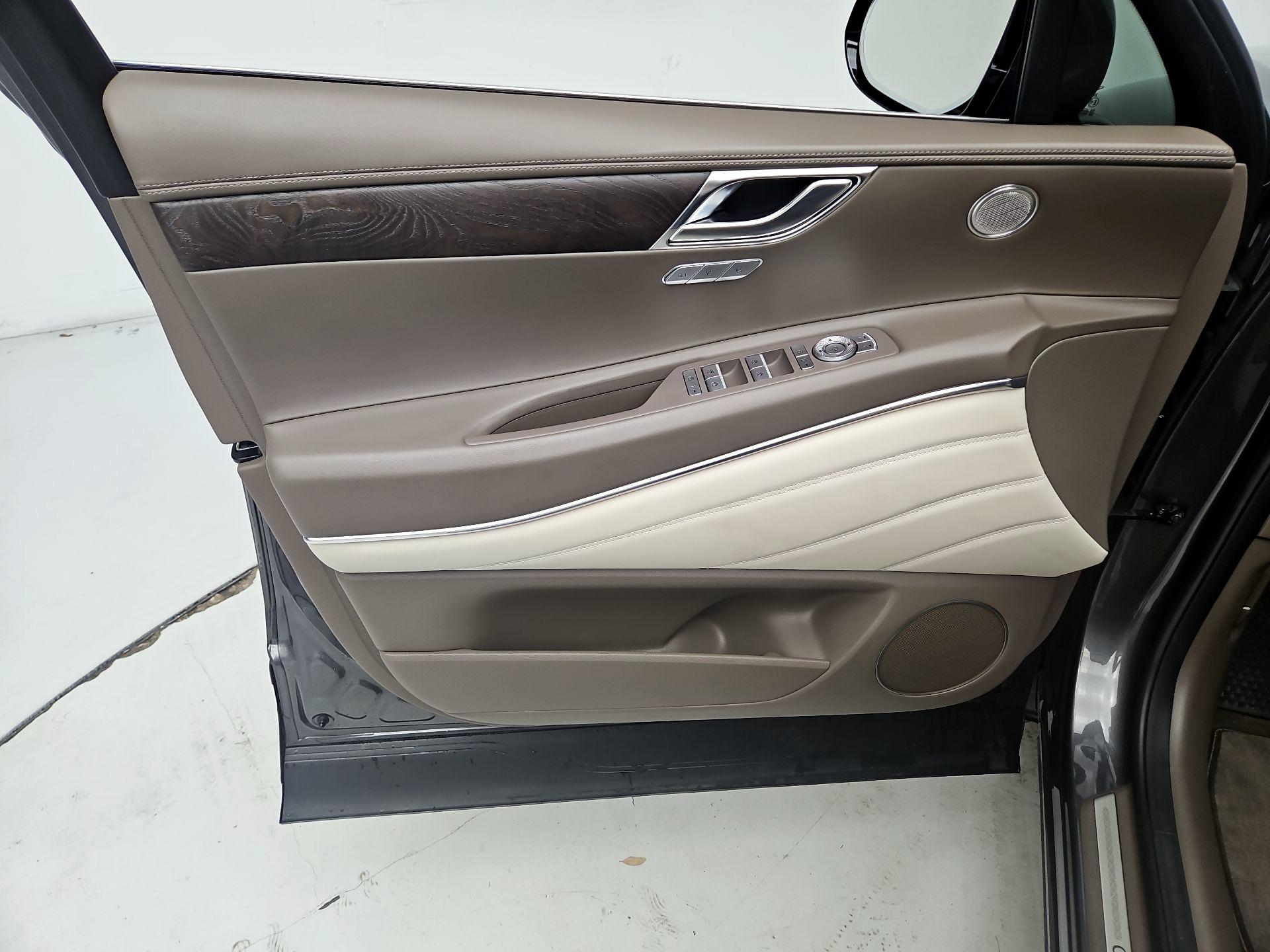 Thumbnail: 2023 Genesis GV80 - 10