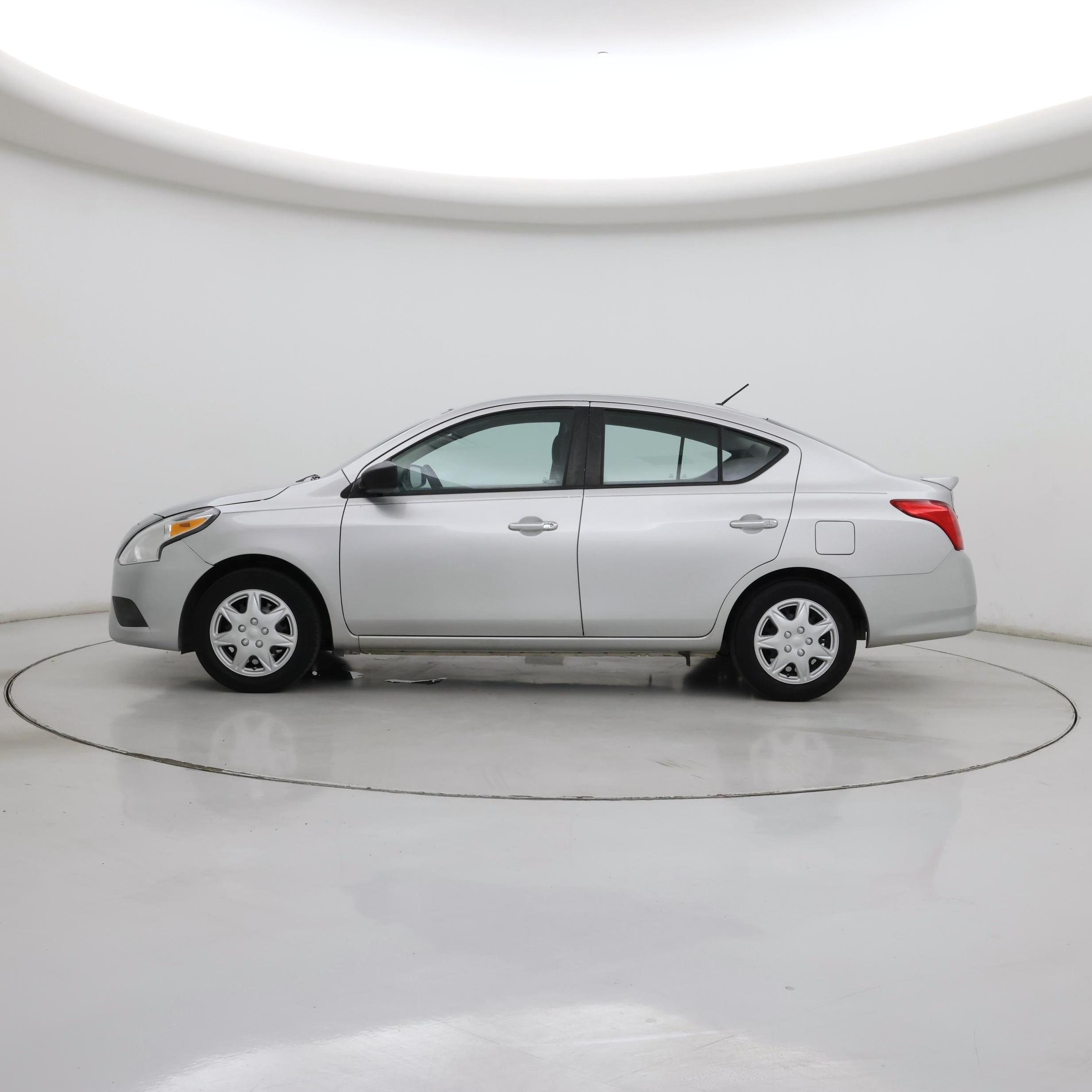 Thumbnail: 2016 Nissan Versa - 3
