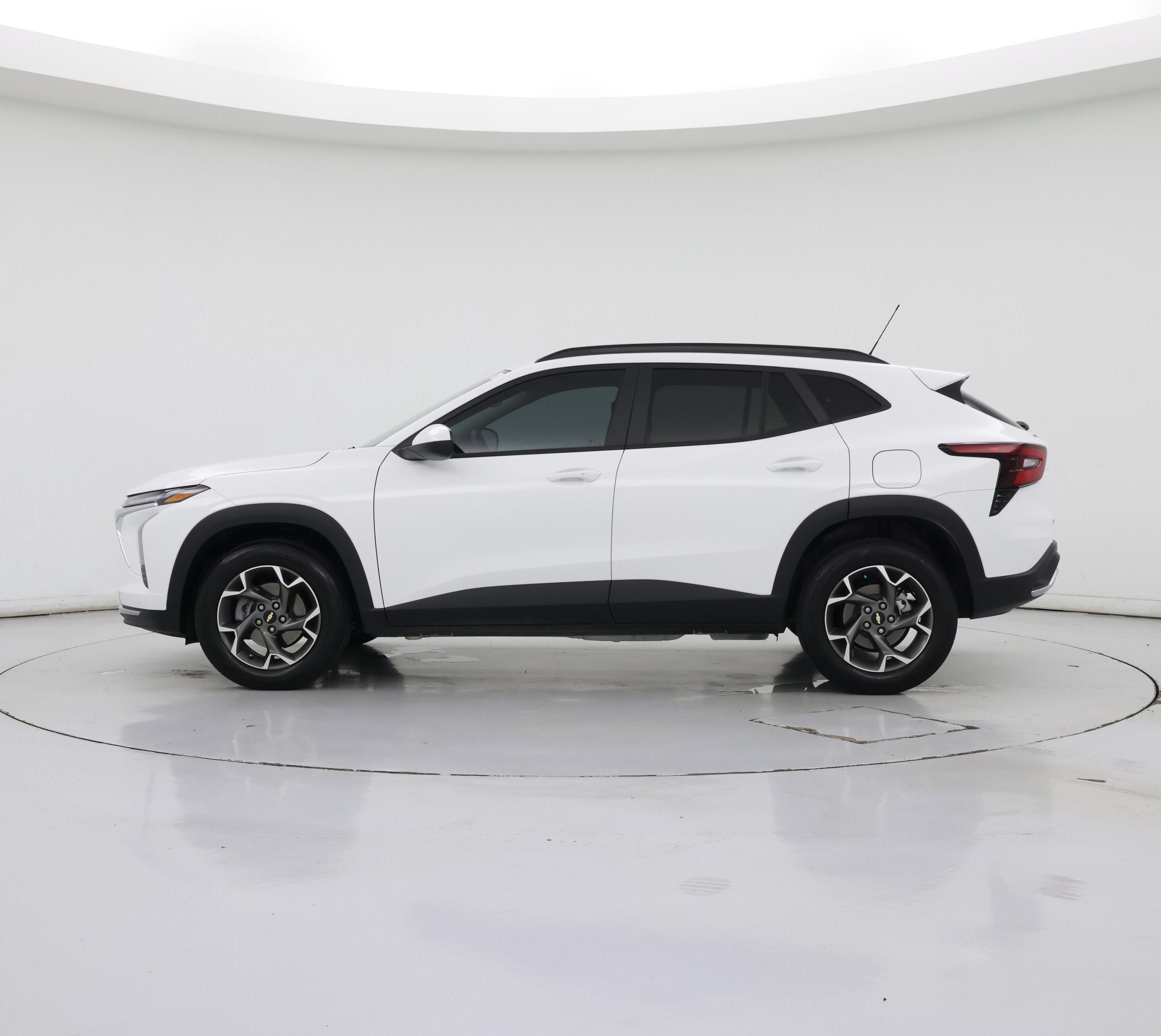 Thumbnail: 2025 Chevrolet Trax - 3