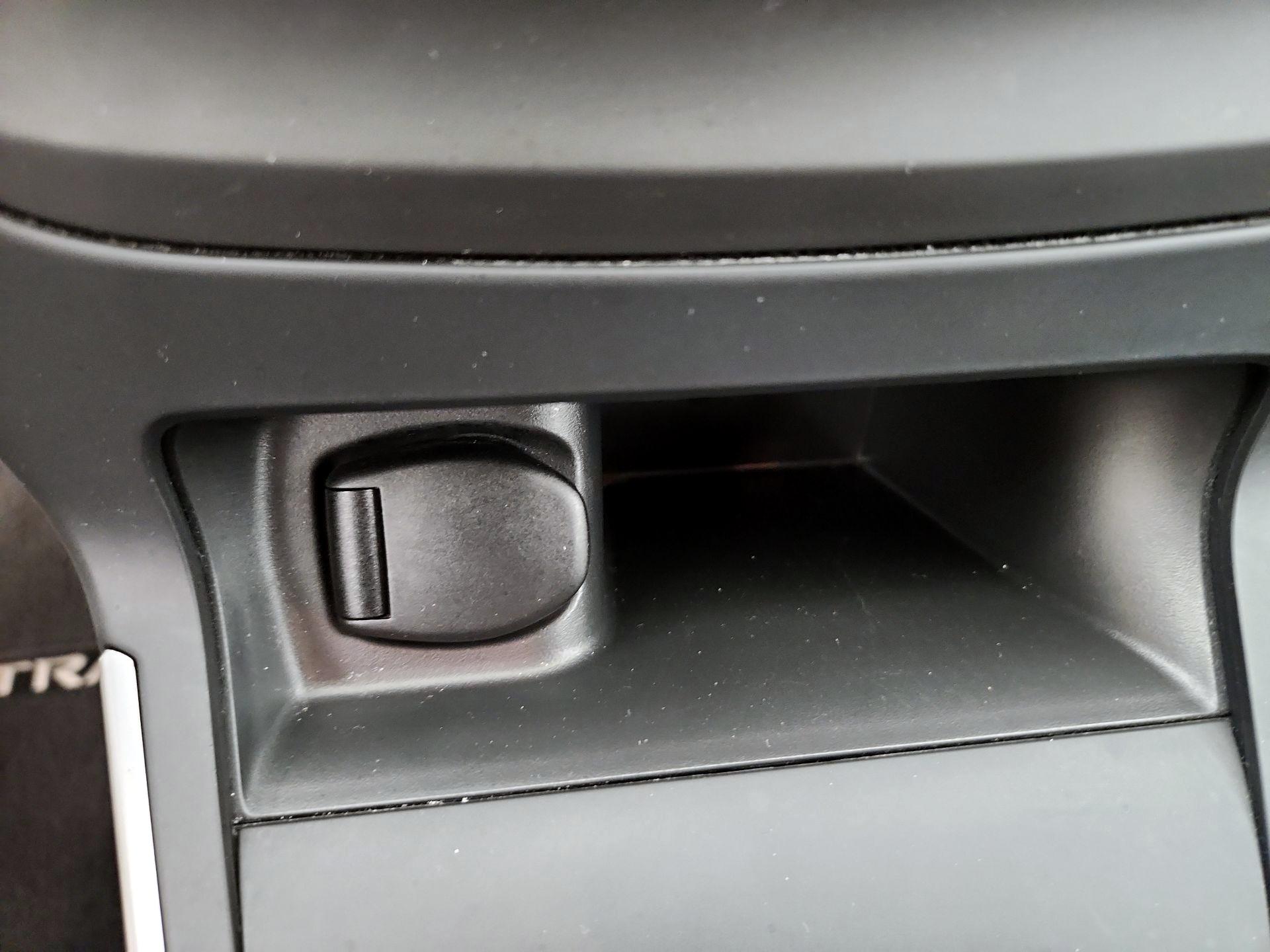 Thumbnail: 2019 Nissan Sentra - 18