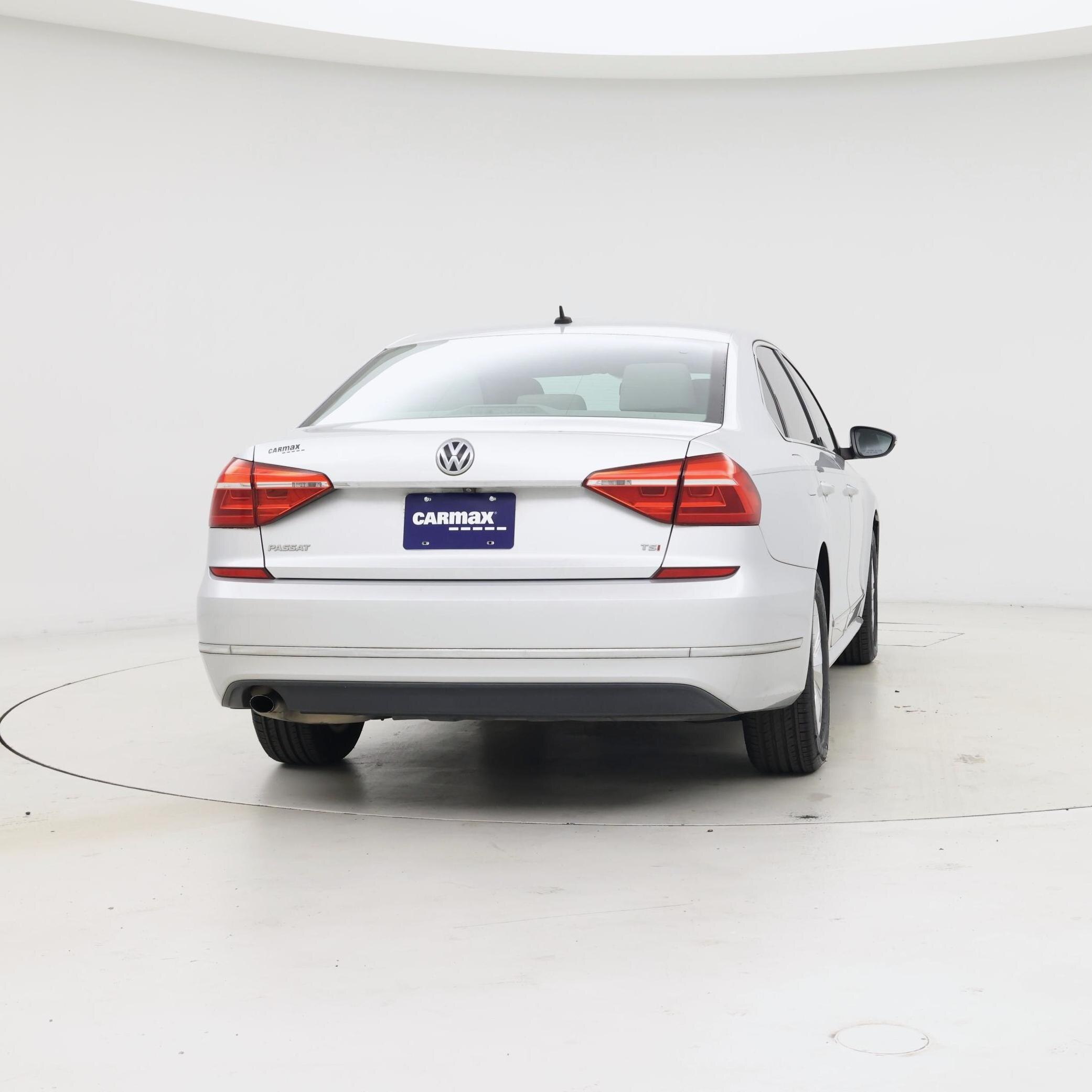 Thumbnail: 2016 Volkswagen Passat - 2