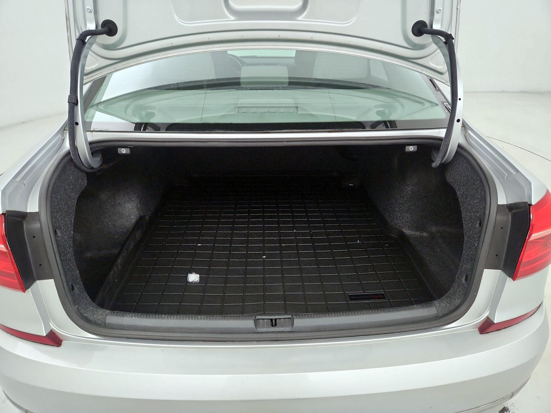 Thumbnail: 2016 Volkswagen Passat - 20