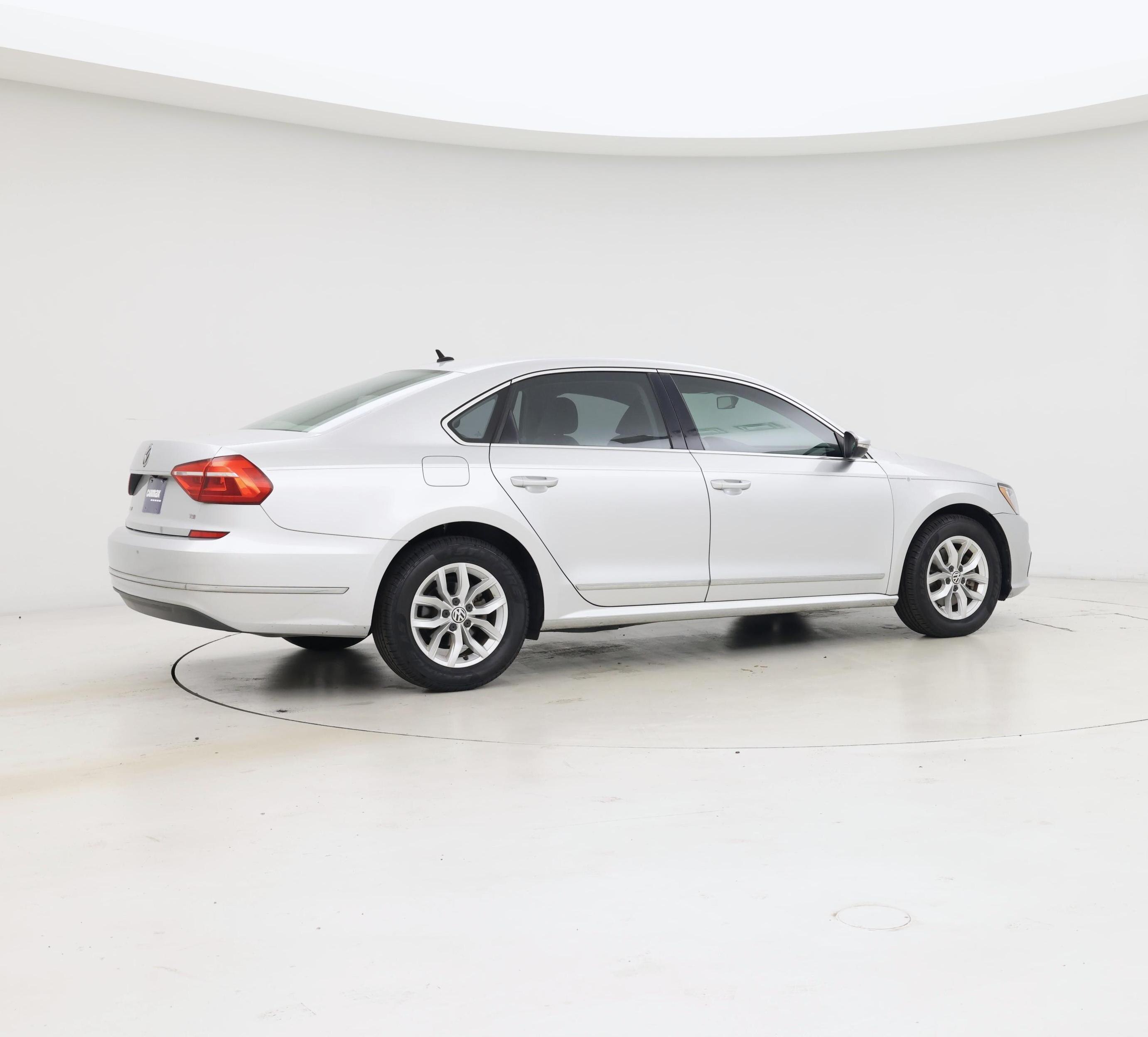 Thumbnail: 2016 Volkswagen Passat - 7