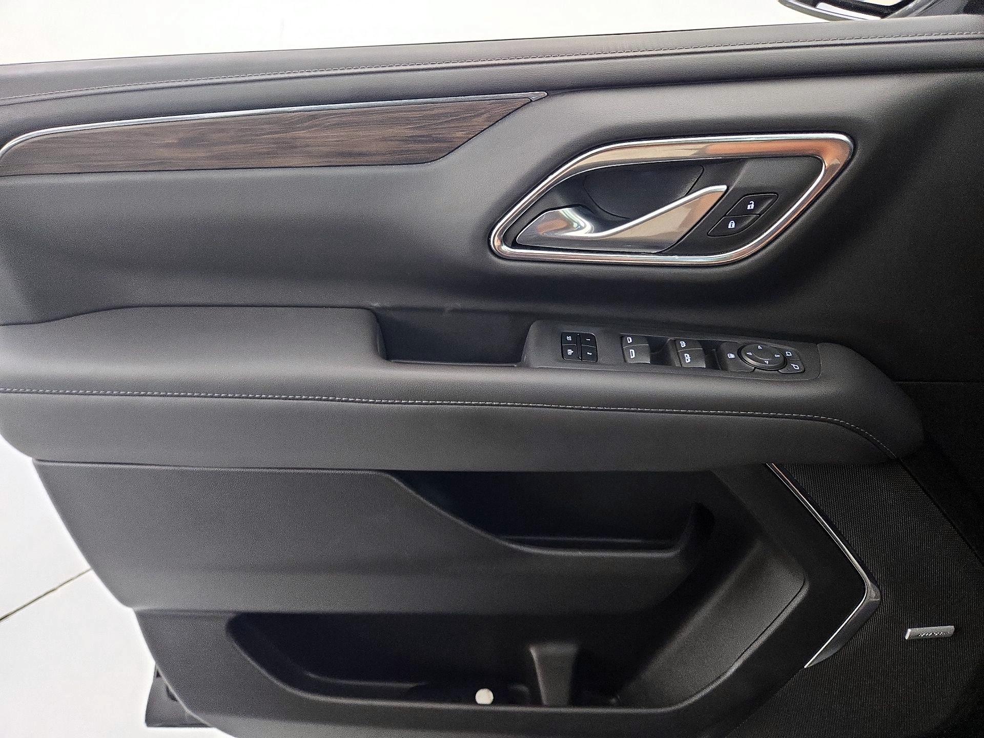 Thumbnail: 2023 Chevrolet Suburban - 12