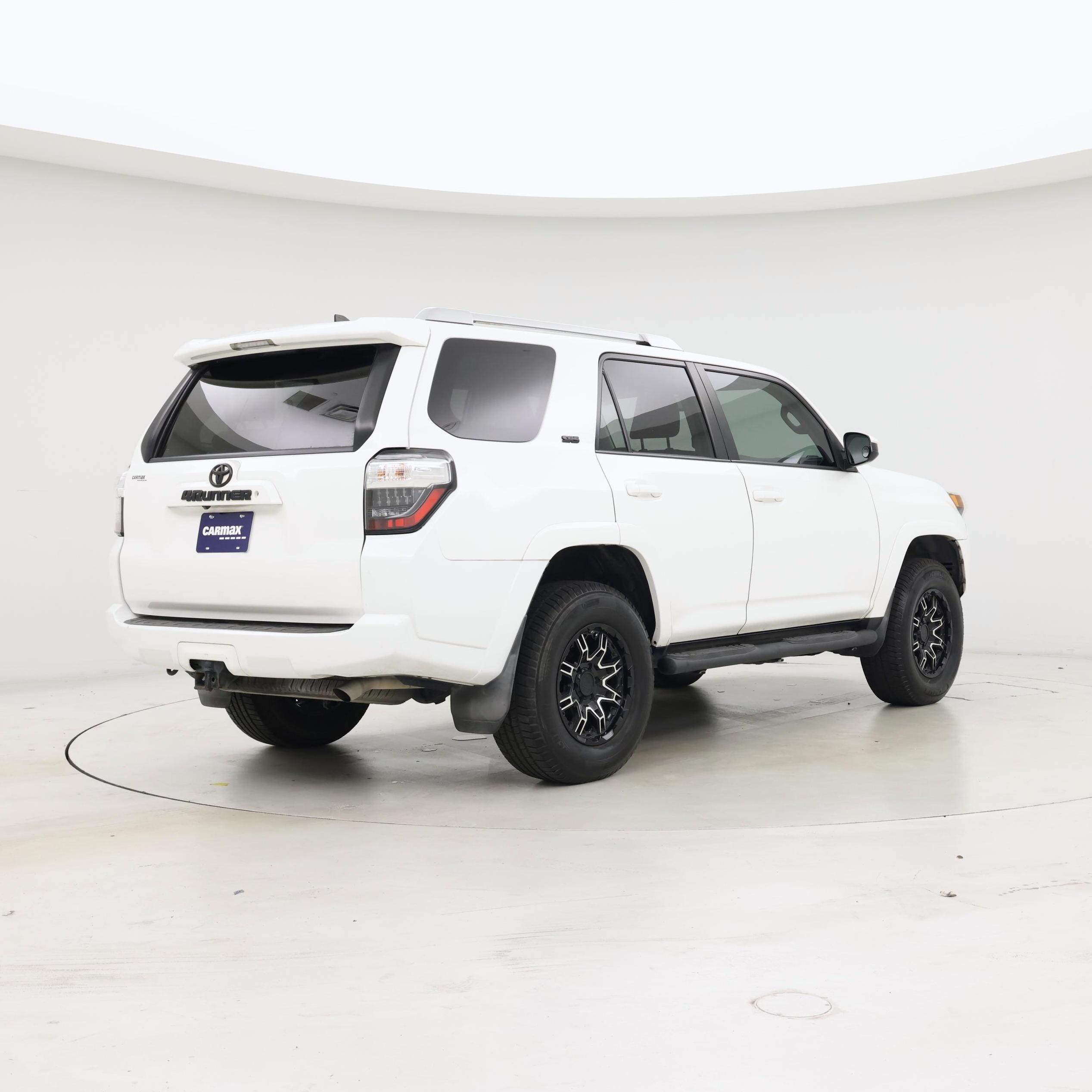 Thumbnail: 2017 Toyota 4Runner - 8