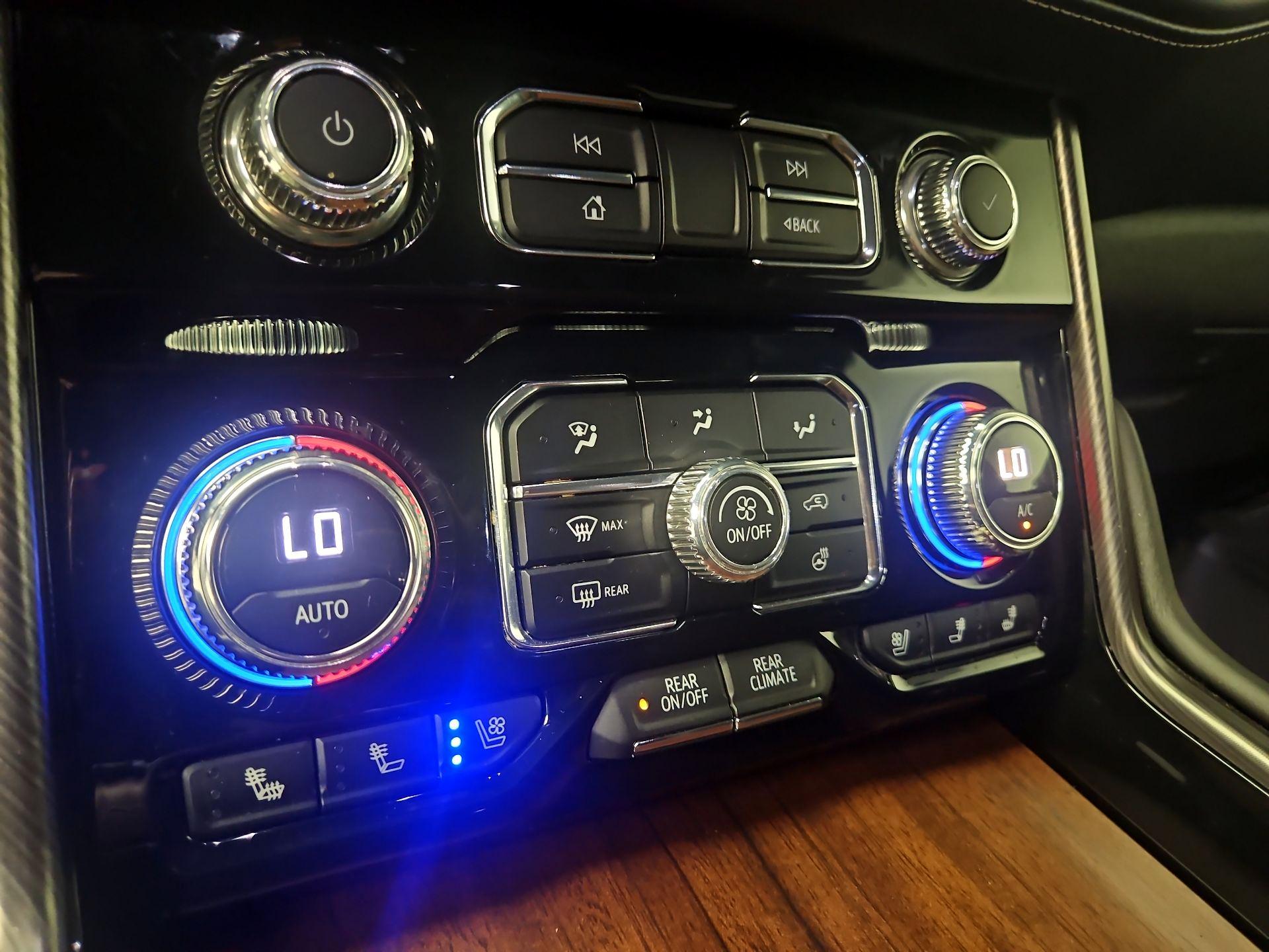 Thumbnail: 2023 GMC Yukon XL - 14