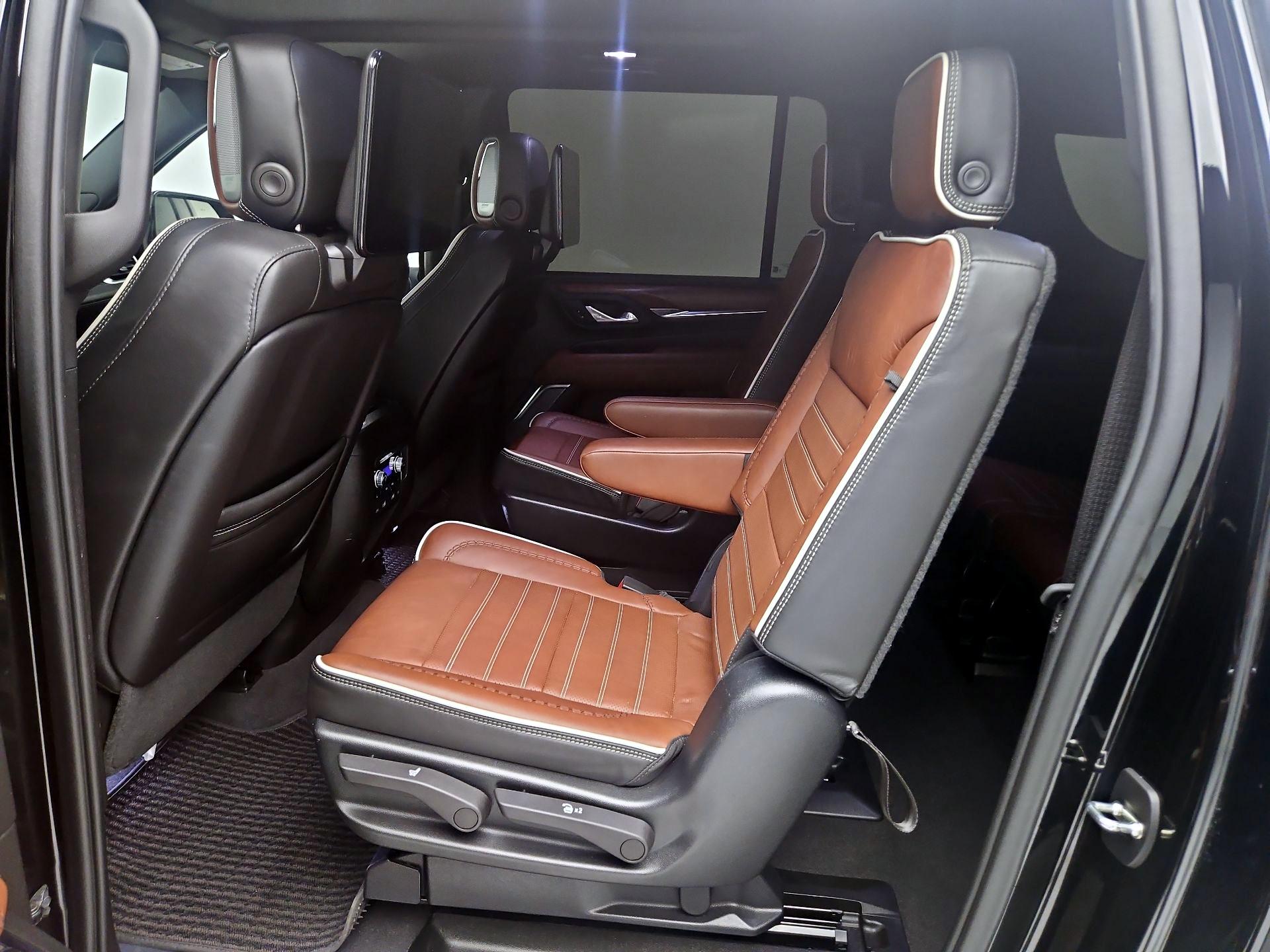 Thumbnail: 2023 GMC Yukon XL - 17