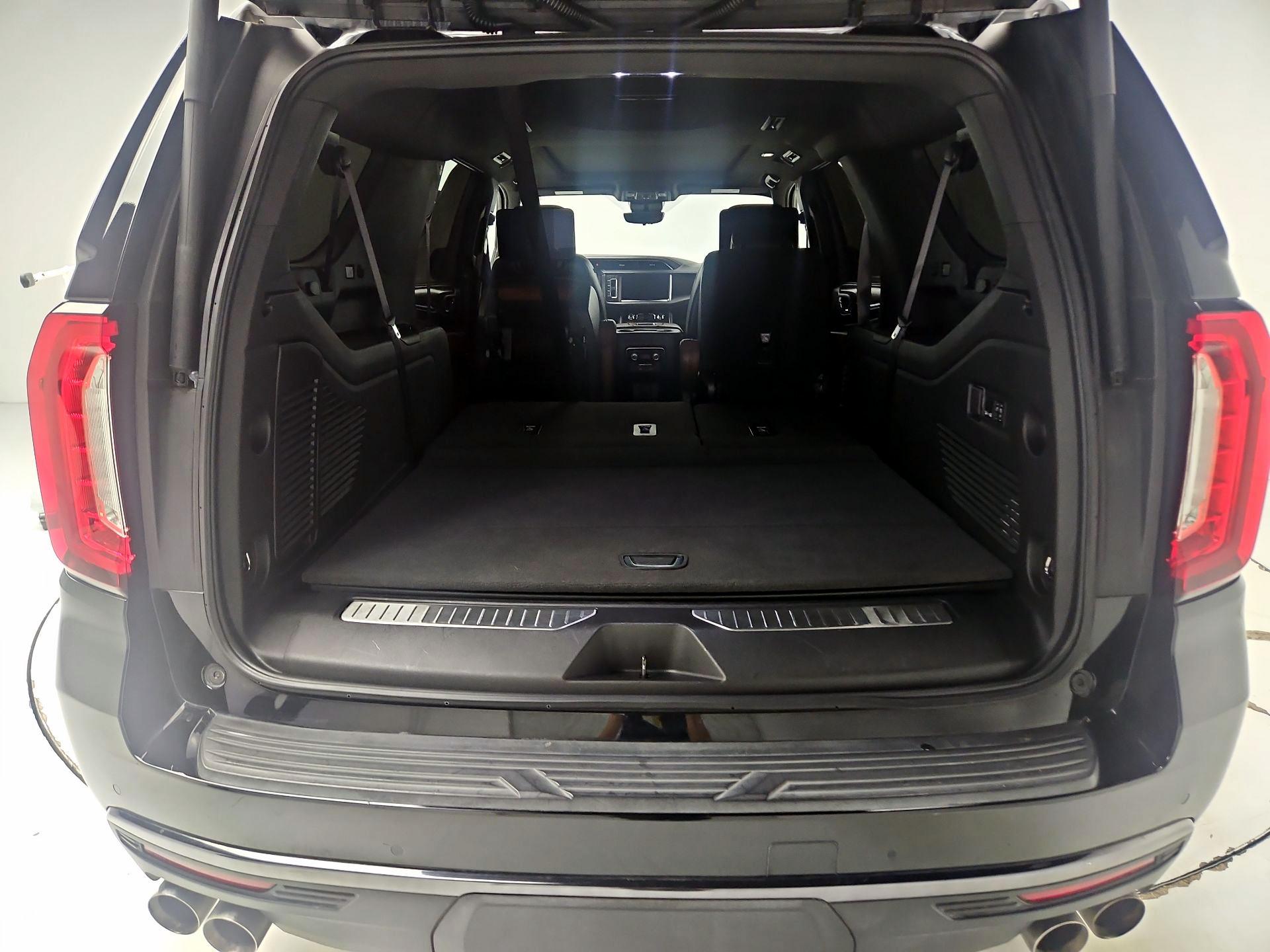 Thumbnail: 2023 GMC Yukon XL - 20