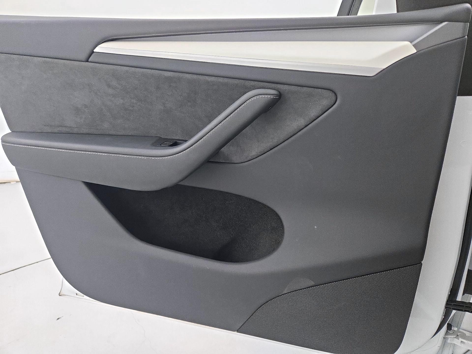 Thumbnail: 2024 Tesla Model Y - 12