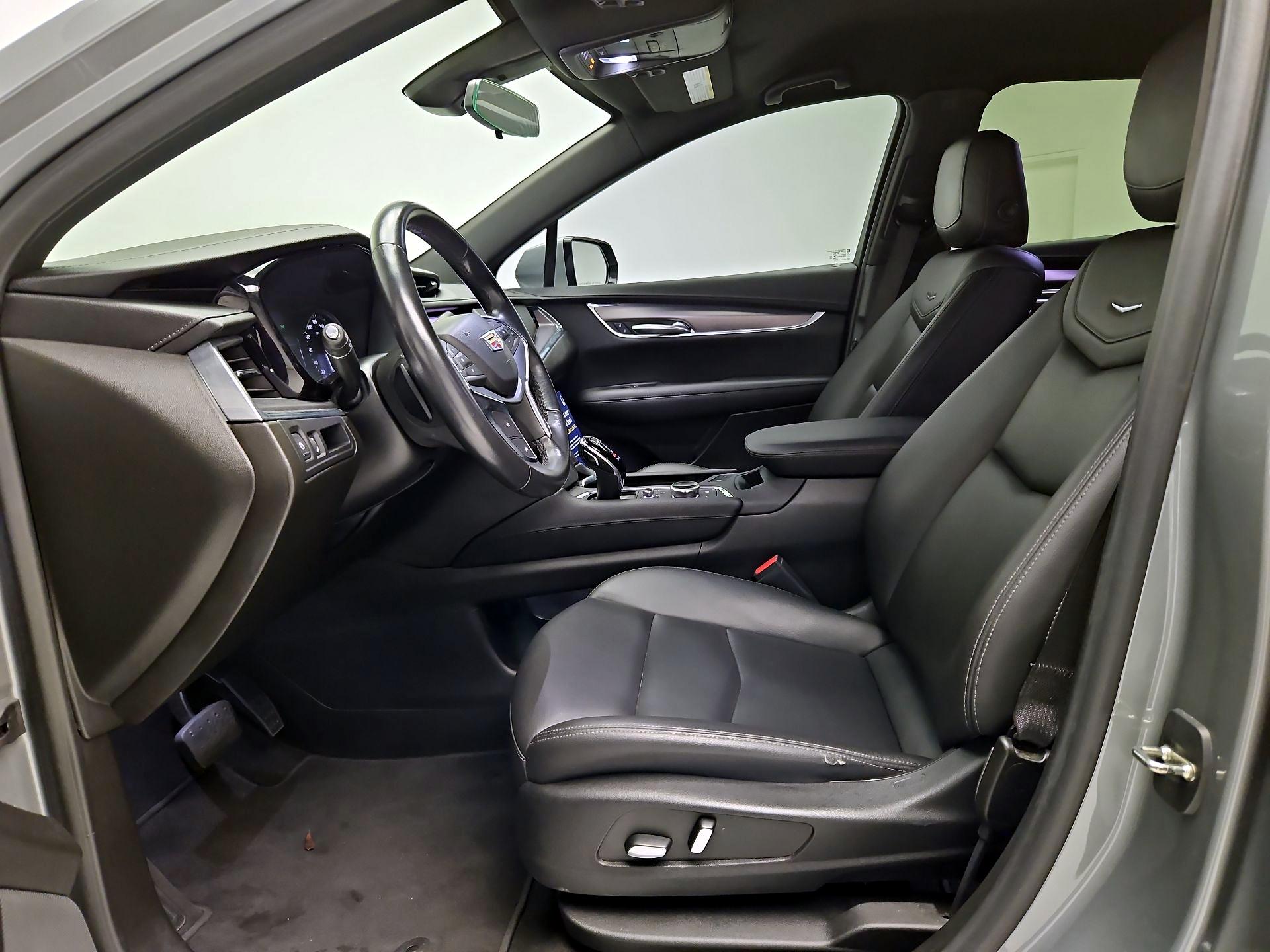 Thumbnail: 2023 Cadillac XT5 - 11