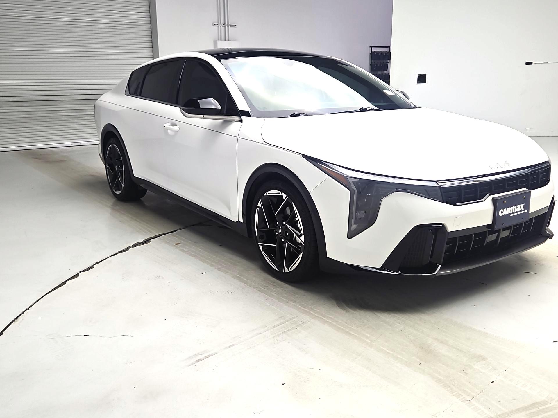 Thumbnail: 2025 Kia K4 - 1