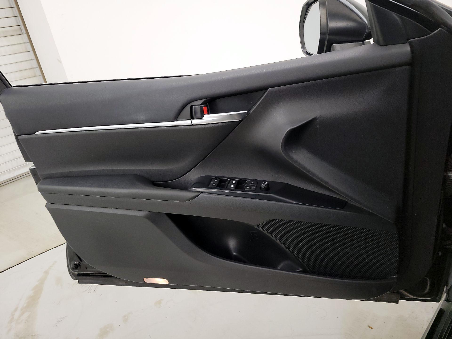 Thumbnail: 2018 Toyota Camry - 12