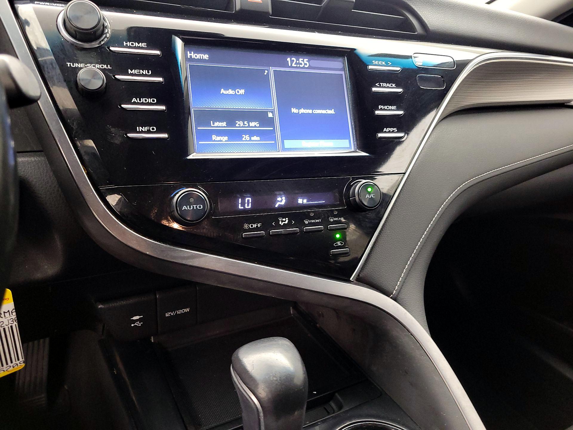Thumbnail: 2018 Toyota Camry - 16