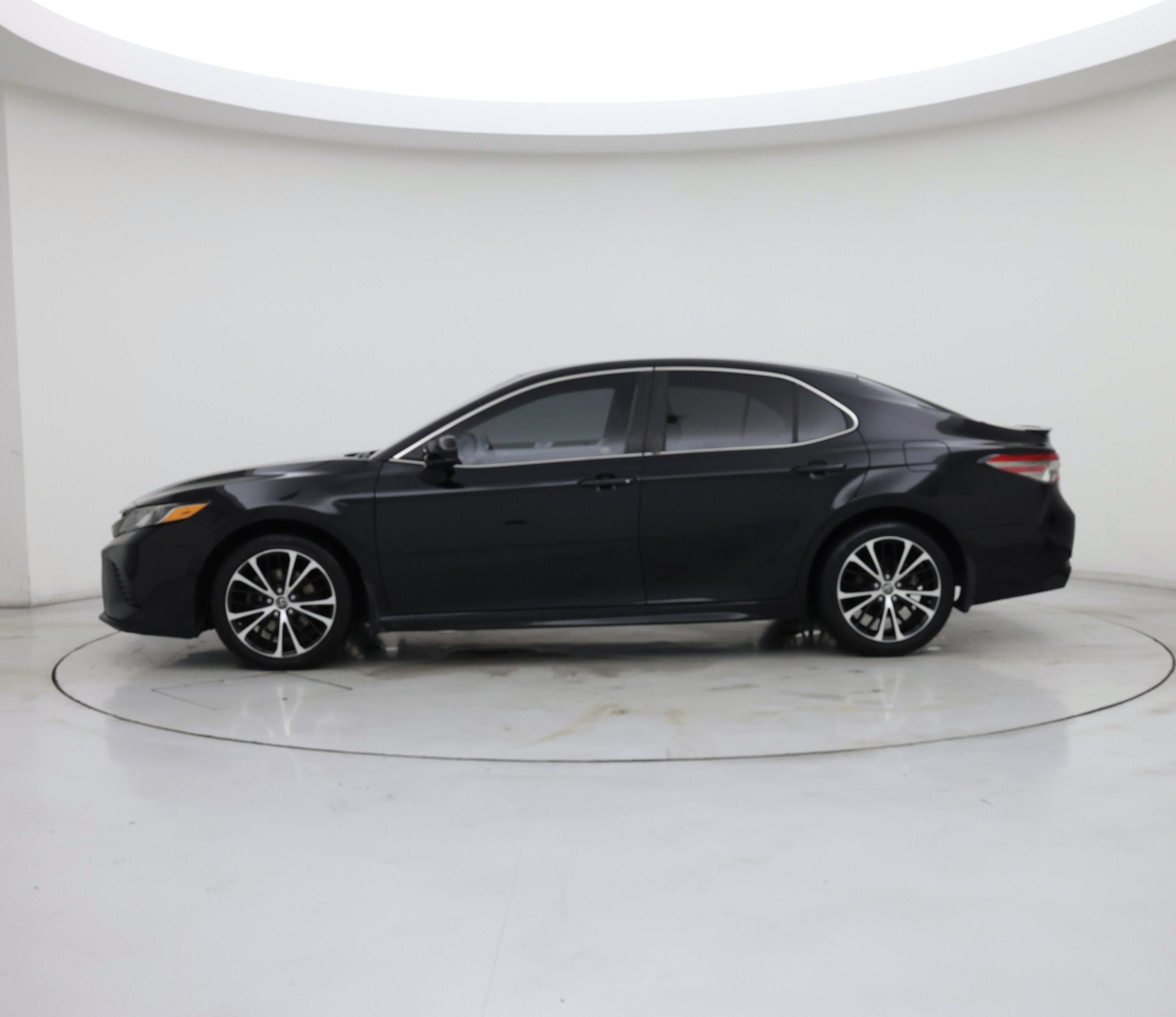 Thumbnail: 2018 Toyota Camry - 3
