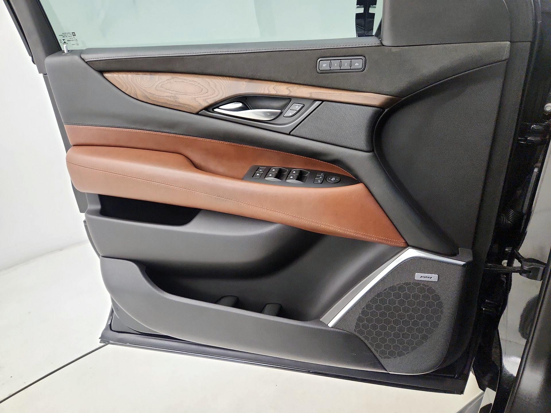 Thumbnail: 2019 Cadillac Escalade - 12