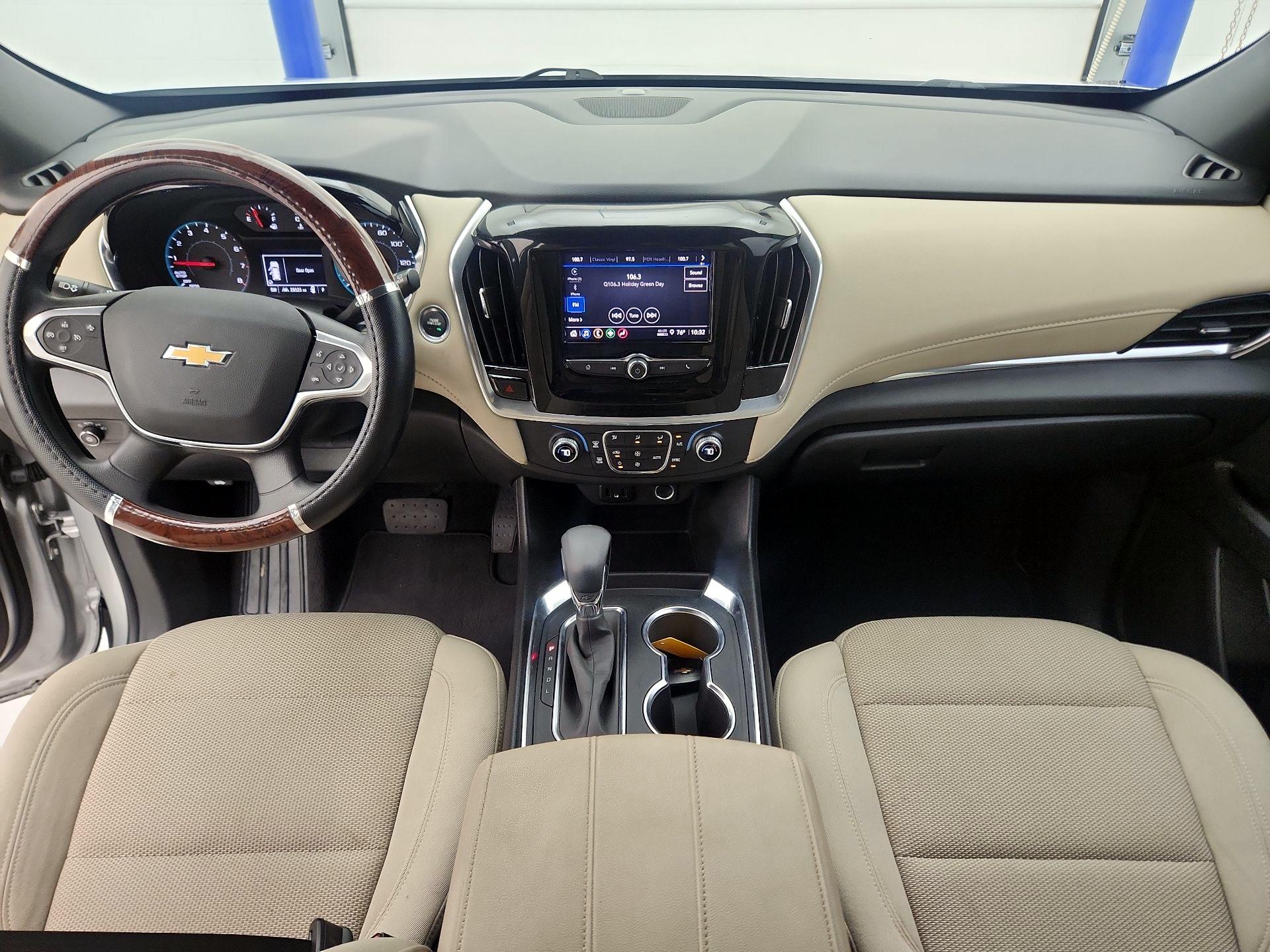Thumbnail: 2022 Chevrolet Traverse - 9