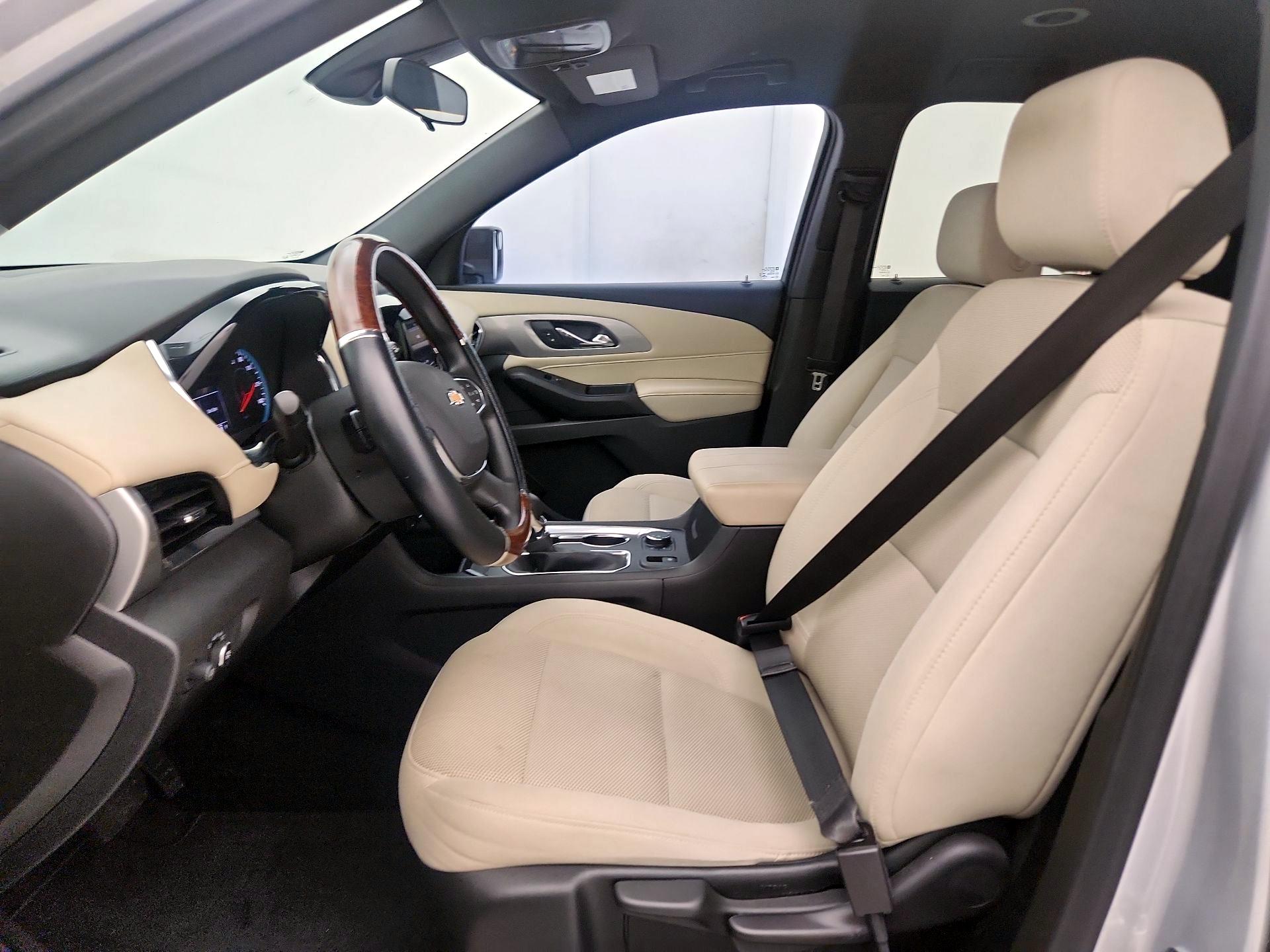 Thumbnail: 2022 Chevrolet Traverse - 11