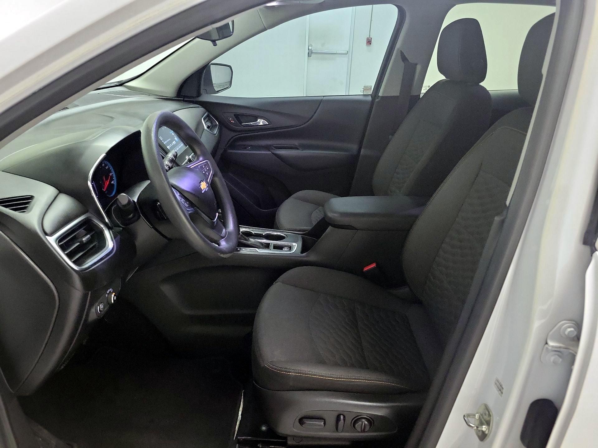 Thumbnail: 2018 Chevrolet Equinox - 11