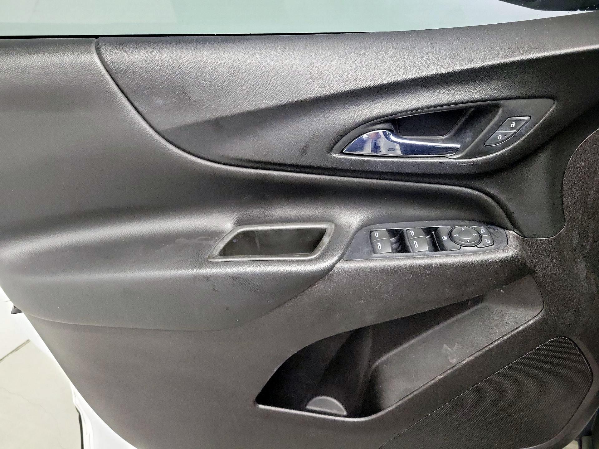 Thumbnail: 2018 Chevrolet Equinox - 12