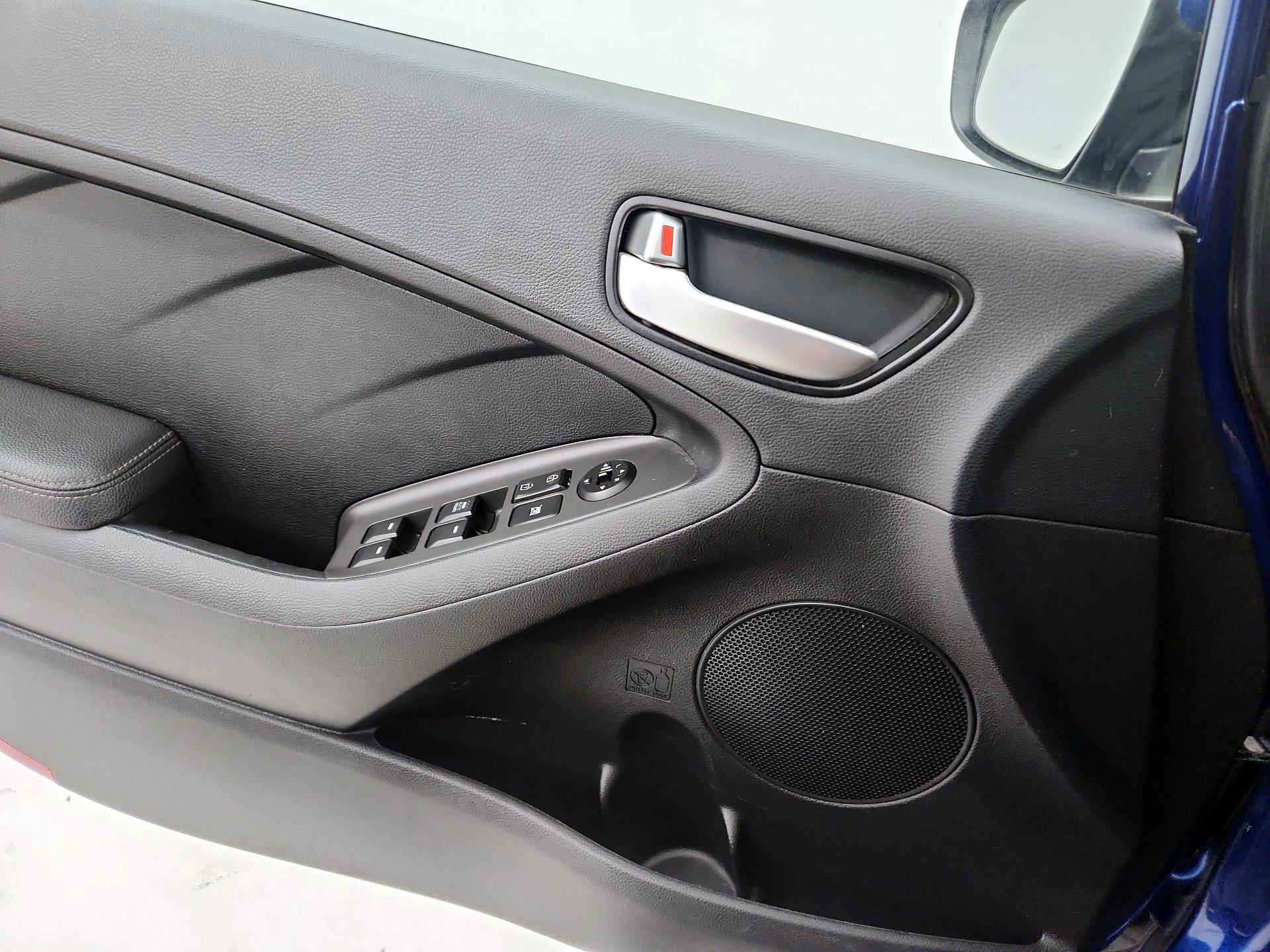 Thumbnail: 2018 Kia Forte - 12