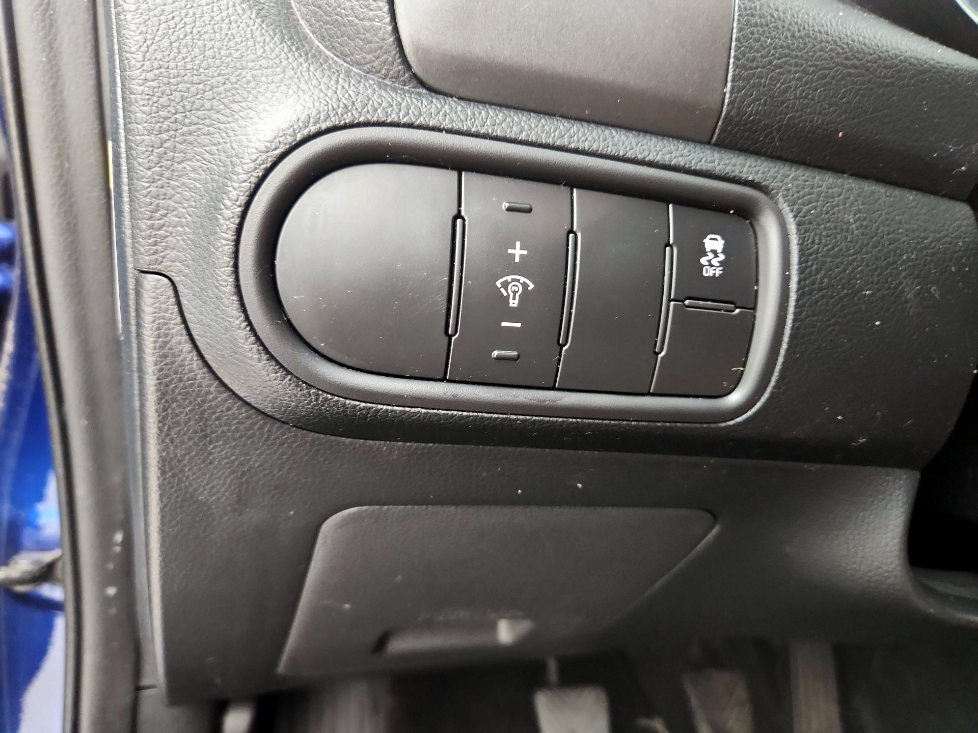 Thumbnail: 2018 Kia Forte - 13