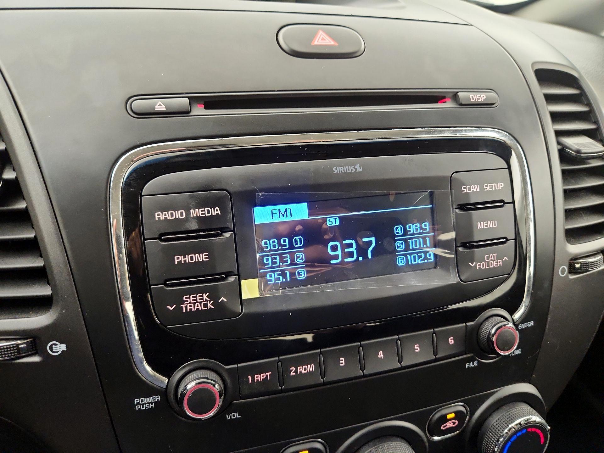 Thumbnail: 2018 Kia Forte - 14