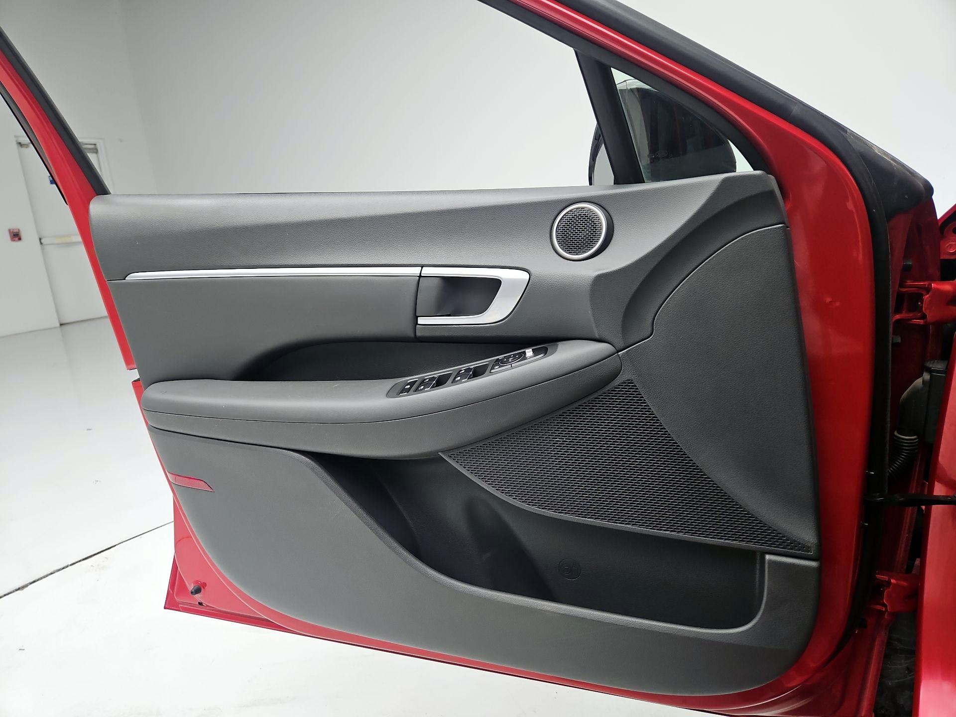 Thumbnail: 2021 Hyundai Sonata - 10