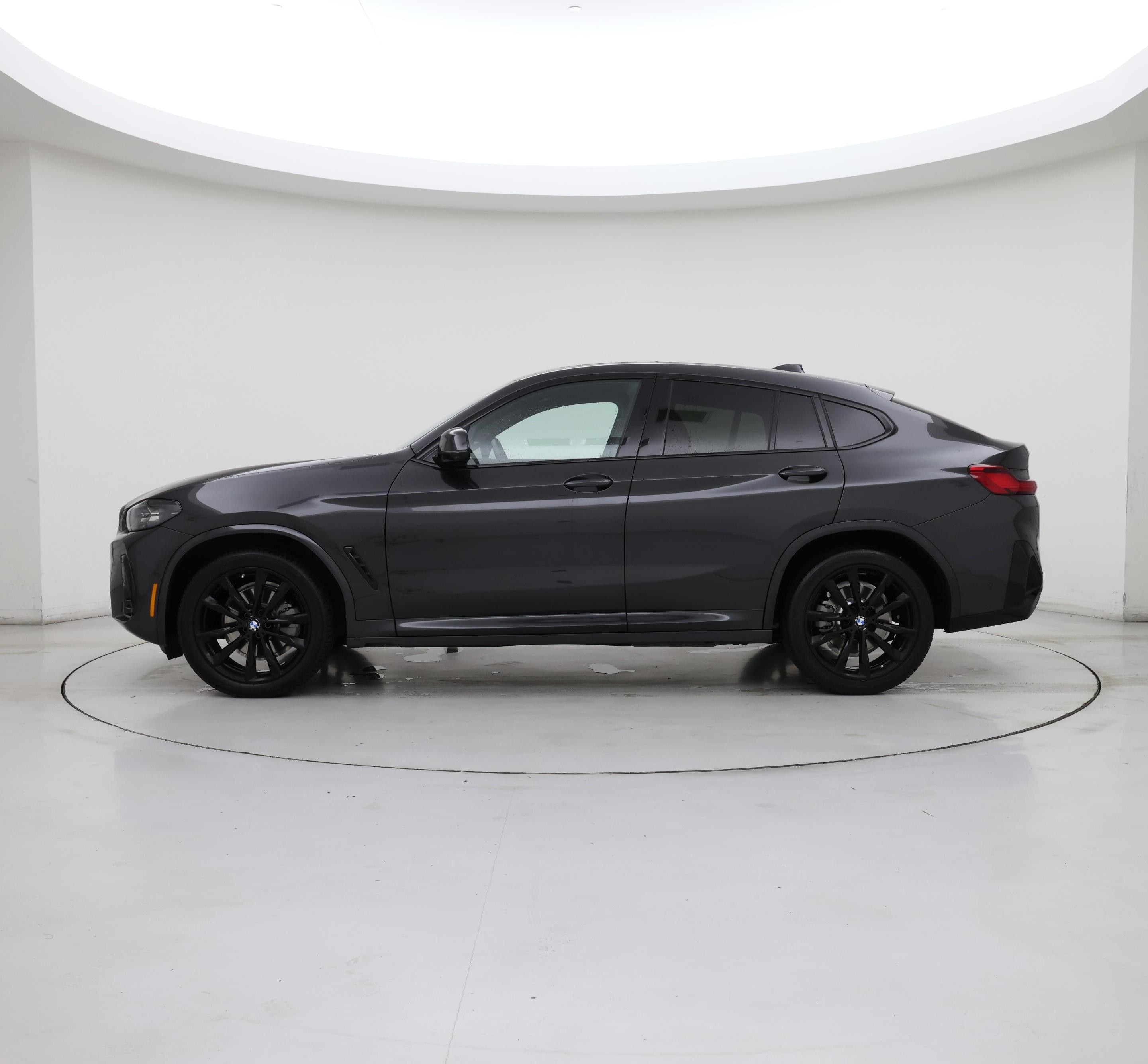 Thumbnail: 2024 BMW X4 - 3