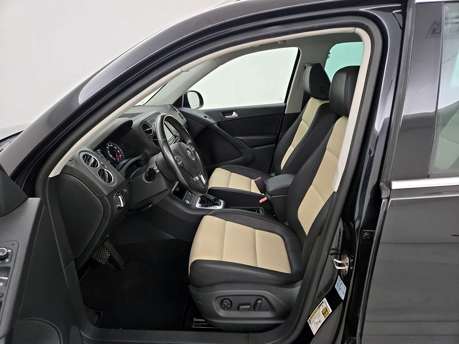 Thumbnail: 2017 Volkswagen Tiguan - 9