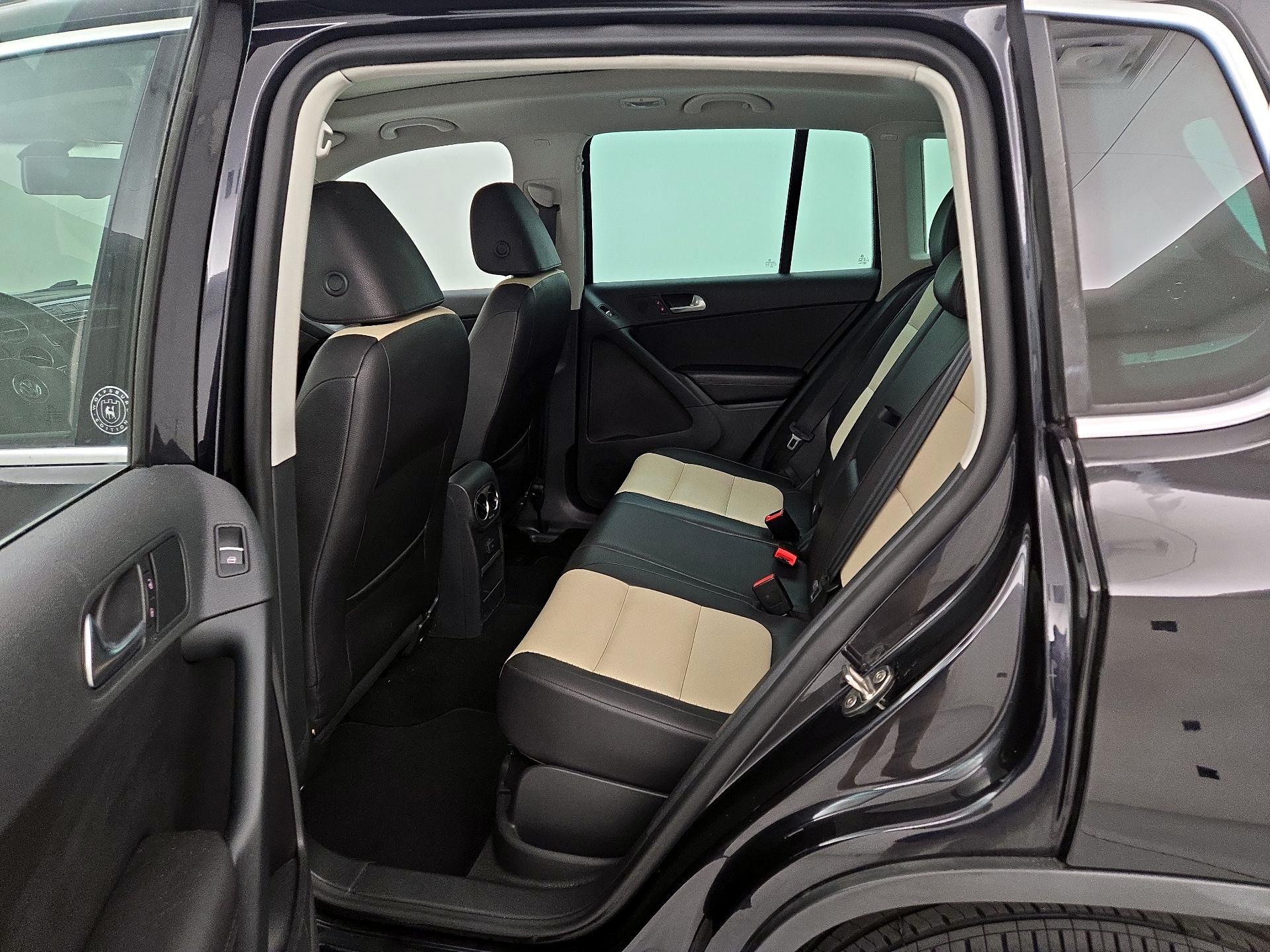 Thumbnail: 2017 Volkswagen Tiguan - 18