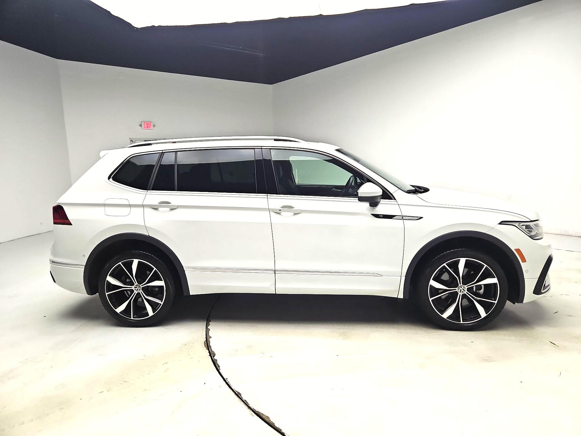 Thumbnail: 2024 Volkswagen Tiguan - 4