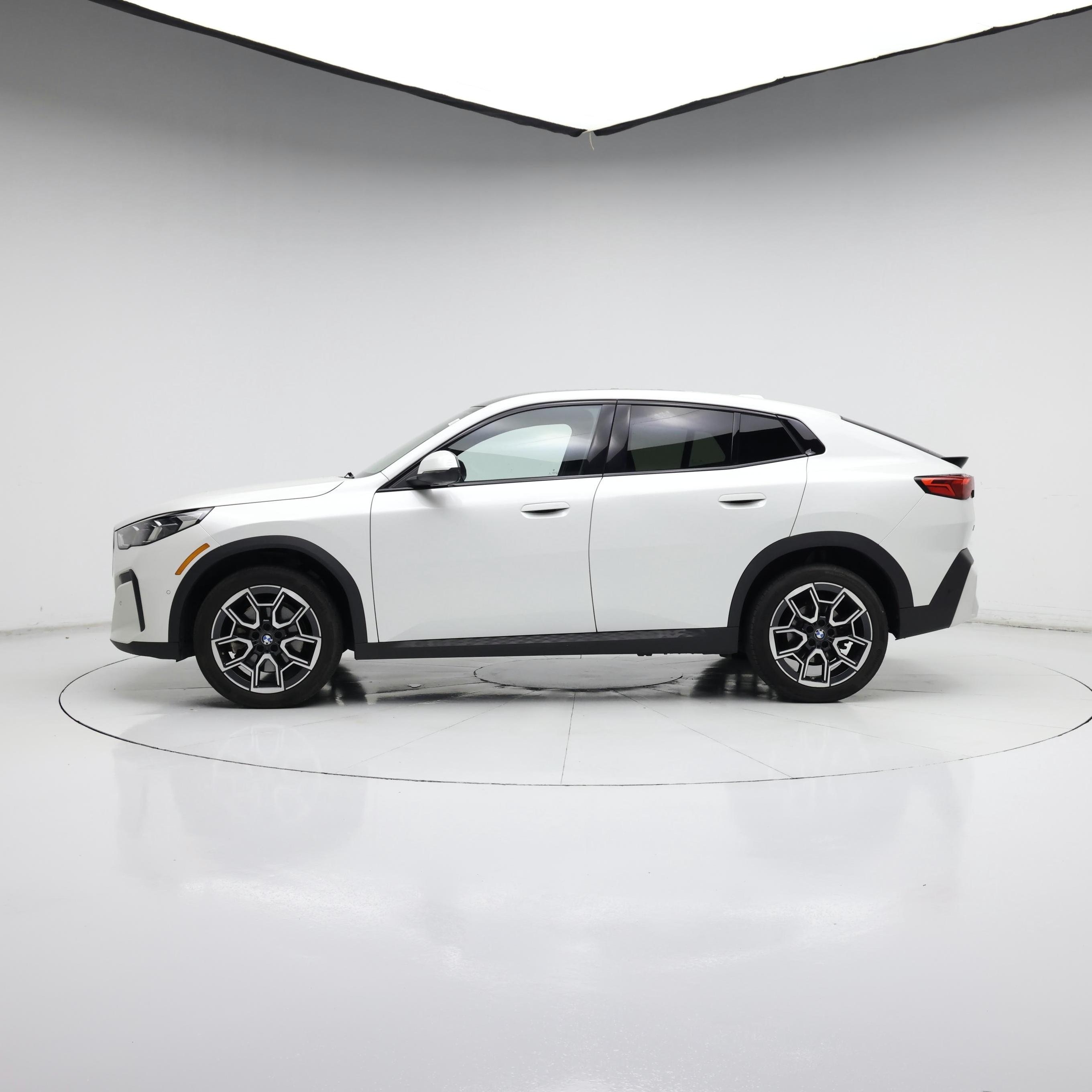 Thumbnail: 2025 BMW X2 - 3