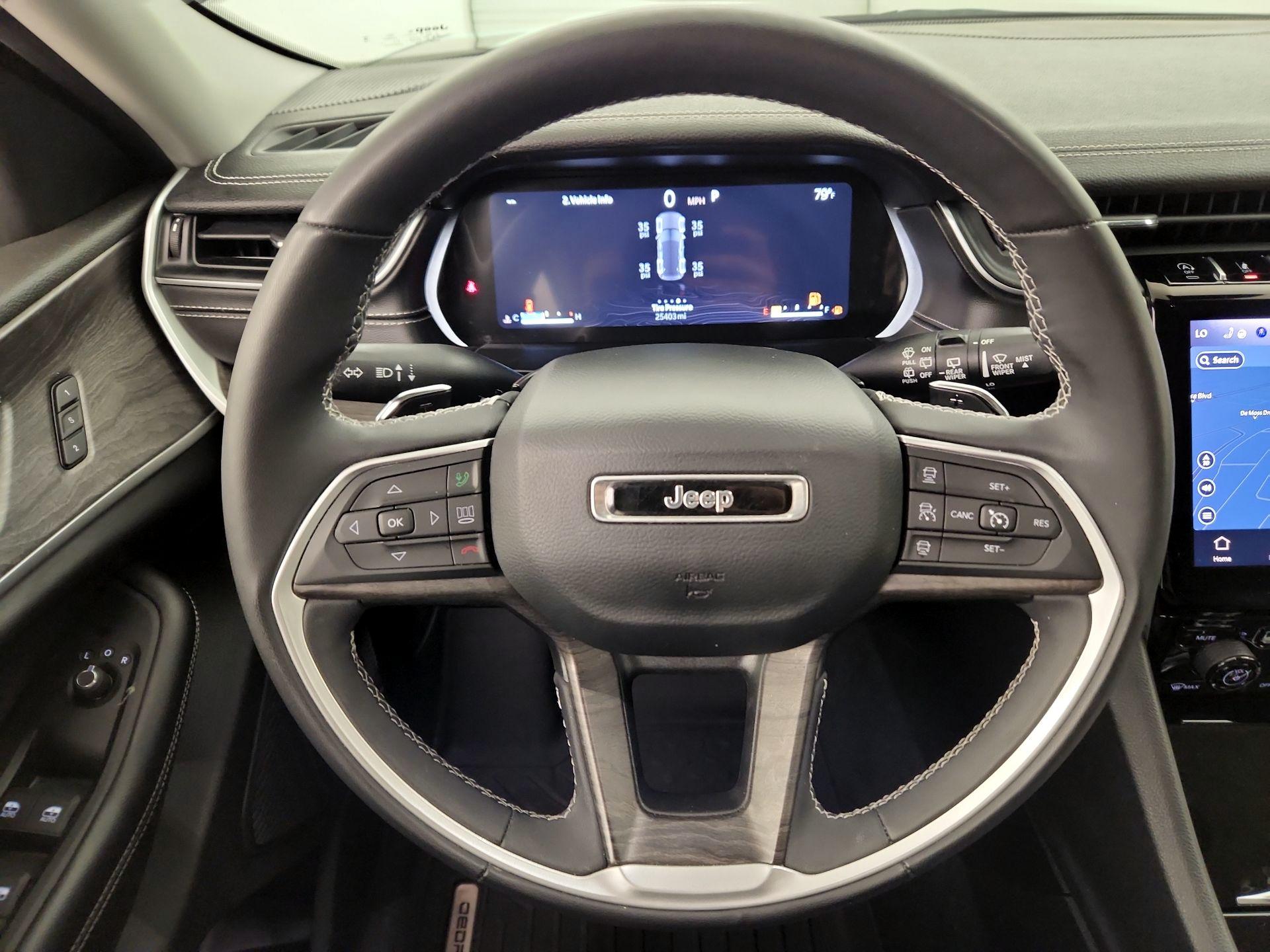 Thumbnail: 2023 Jeep Grand Cherokee - 10