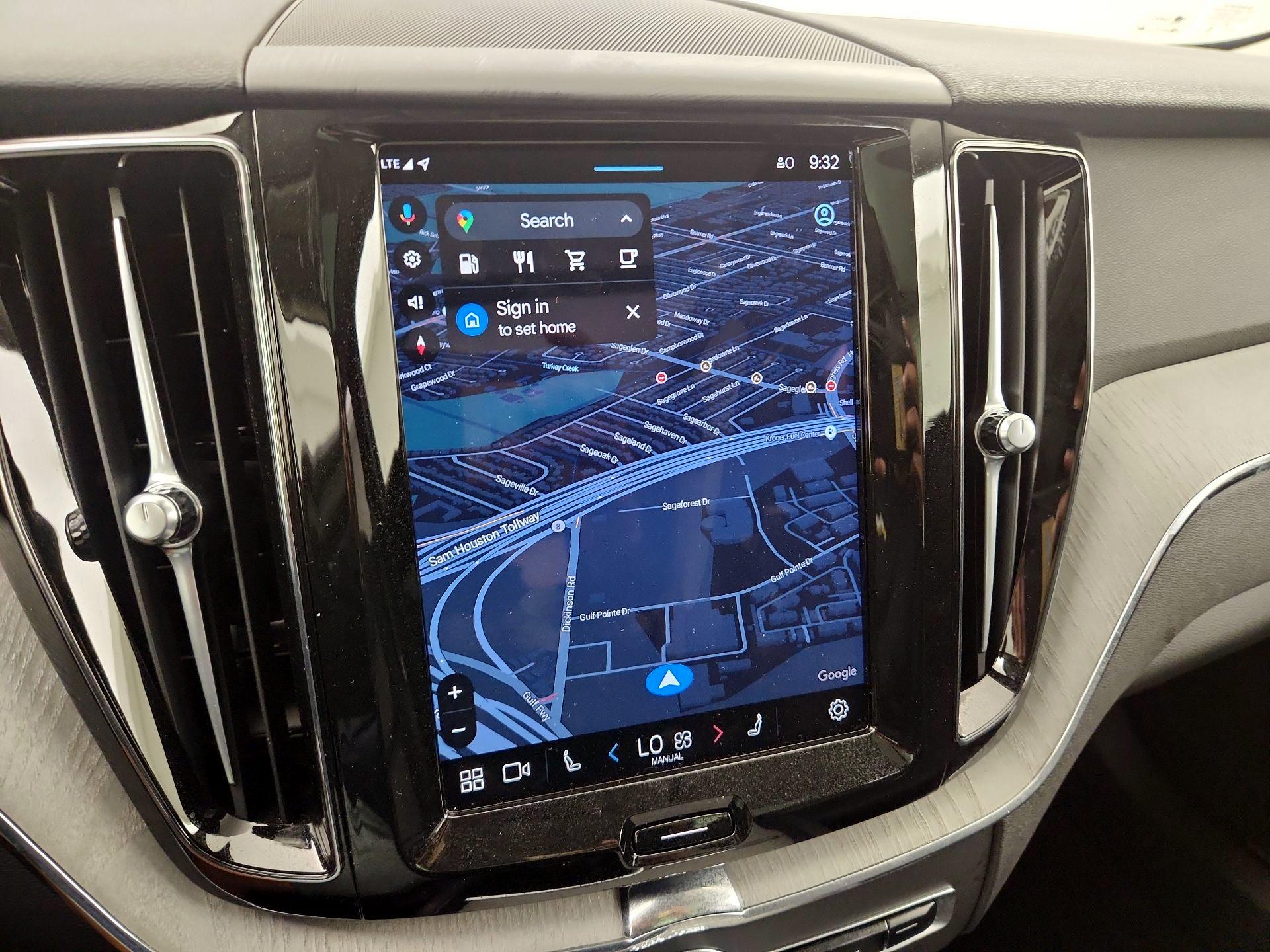 Thumbnail: 2025 Volvo XC60 - 14