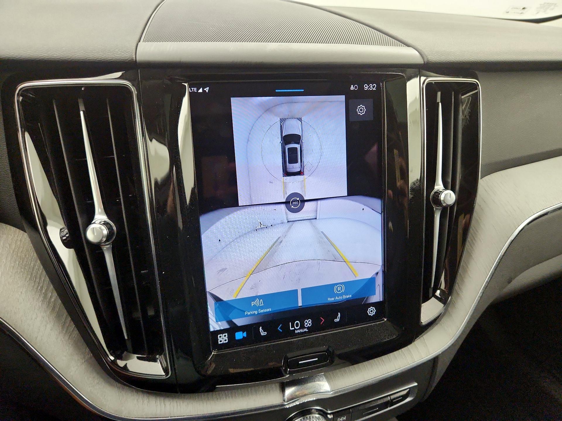 Thumbnail: 2025 Volvo XC60 - 15