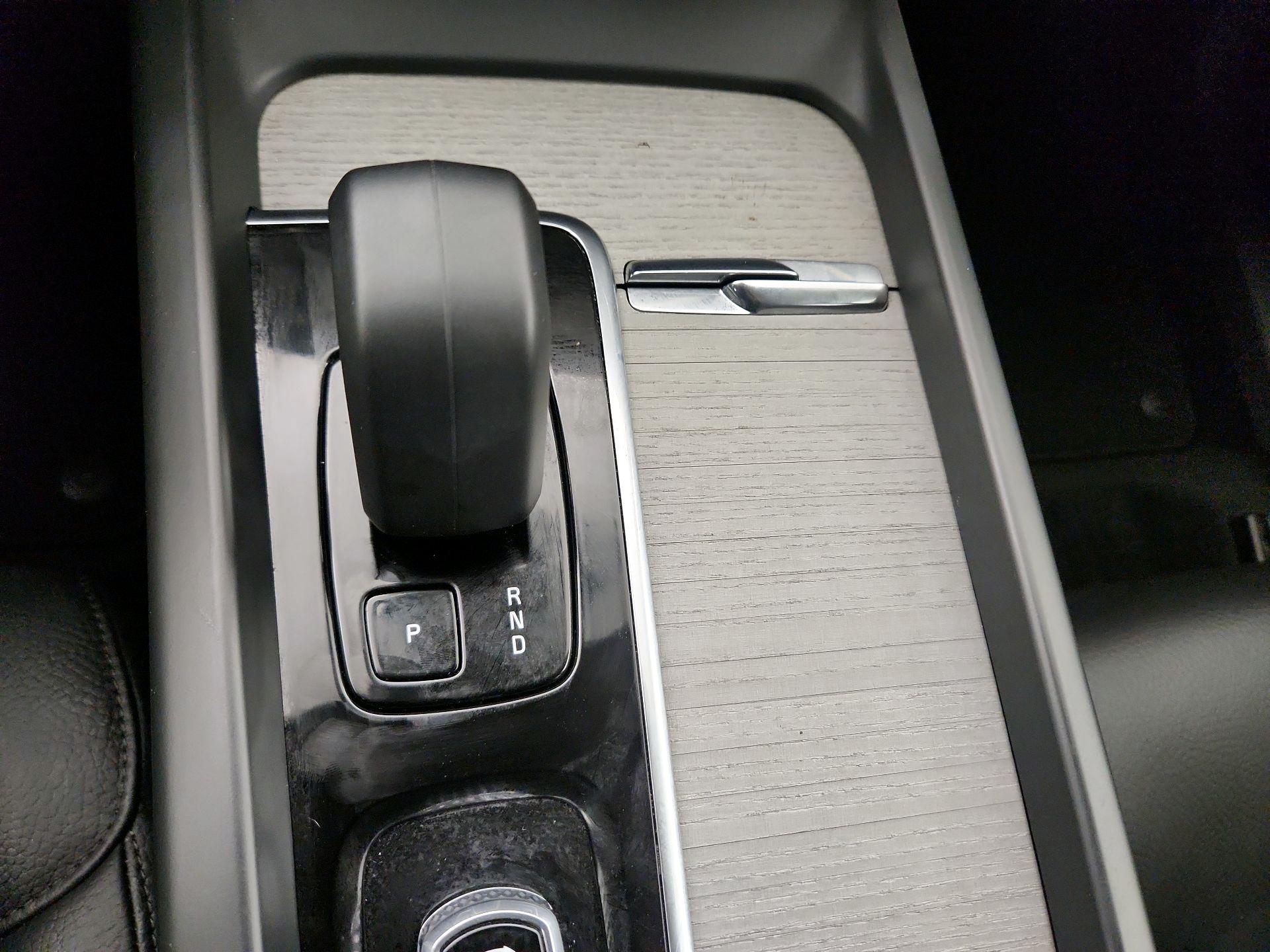 Thumbnail: 2025 Volvo XC60 - 18