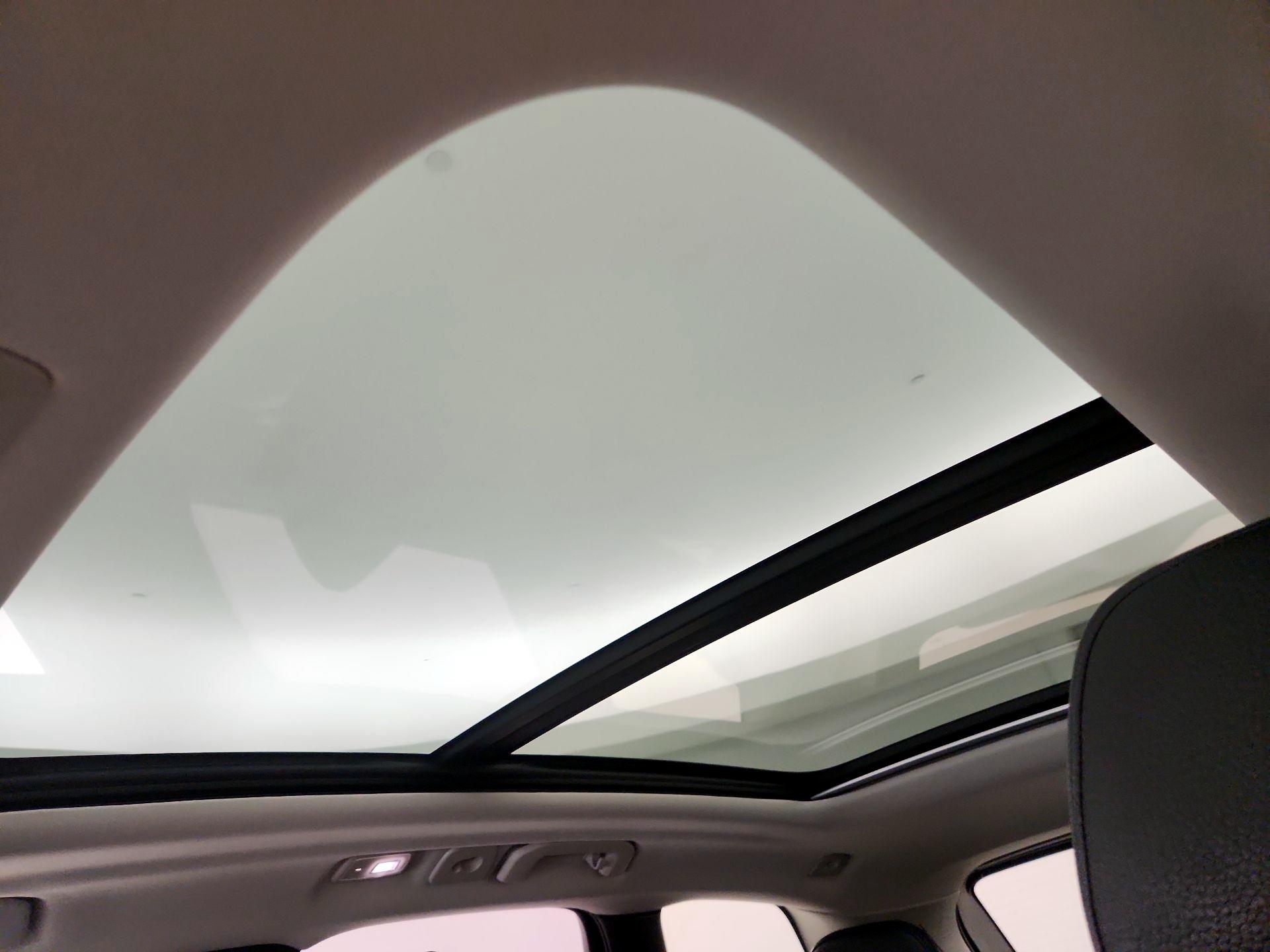 Thumbnail: 2025 Volvo XC60 - 20