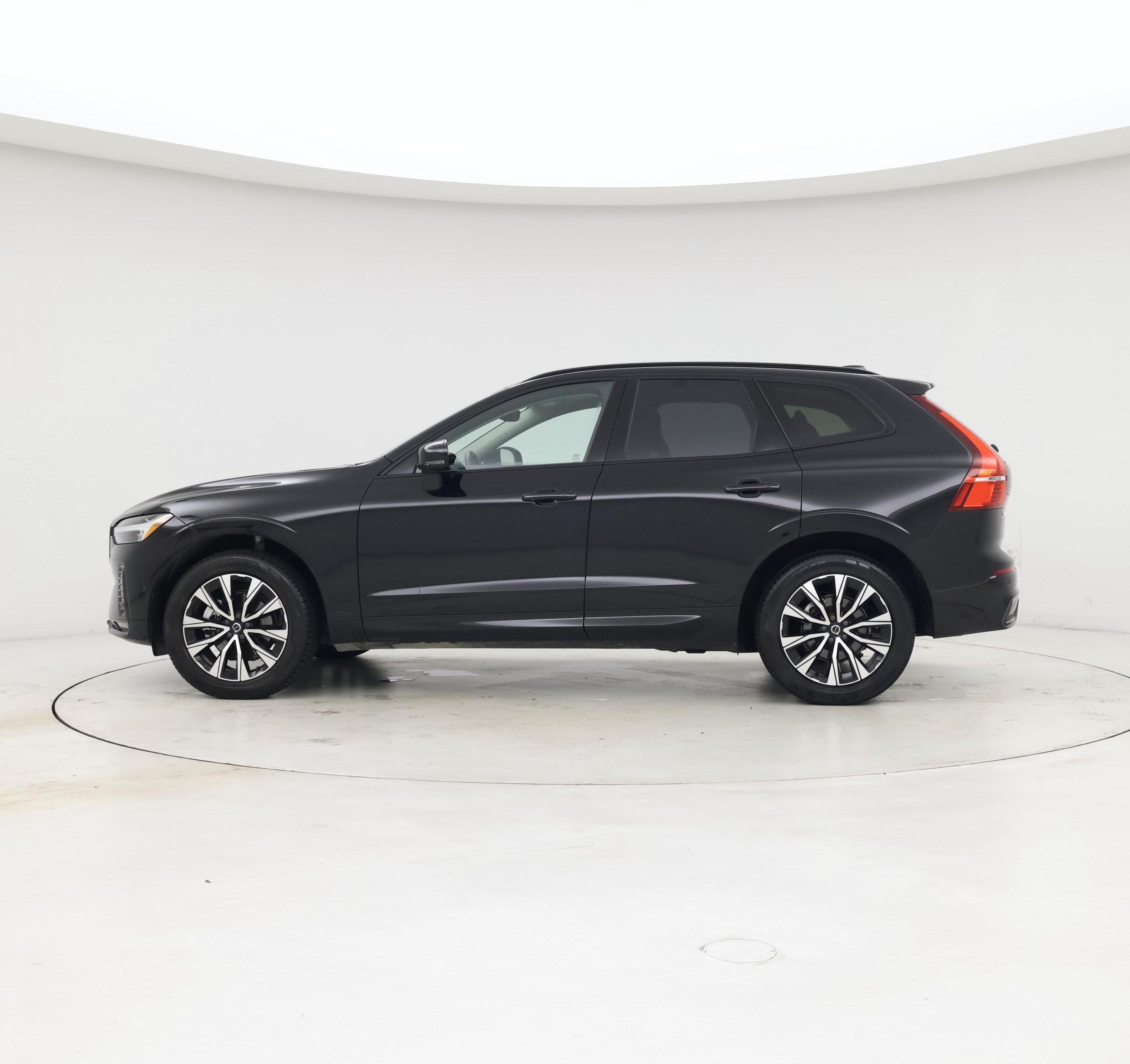 Thumbnail: 2025 Volvo XC60 - 3