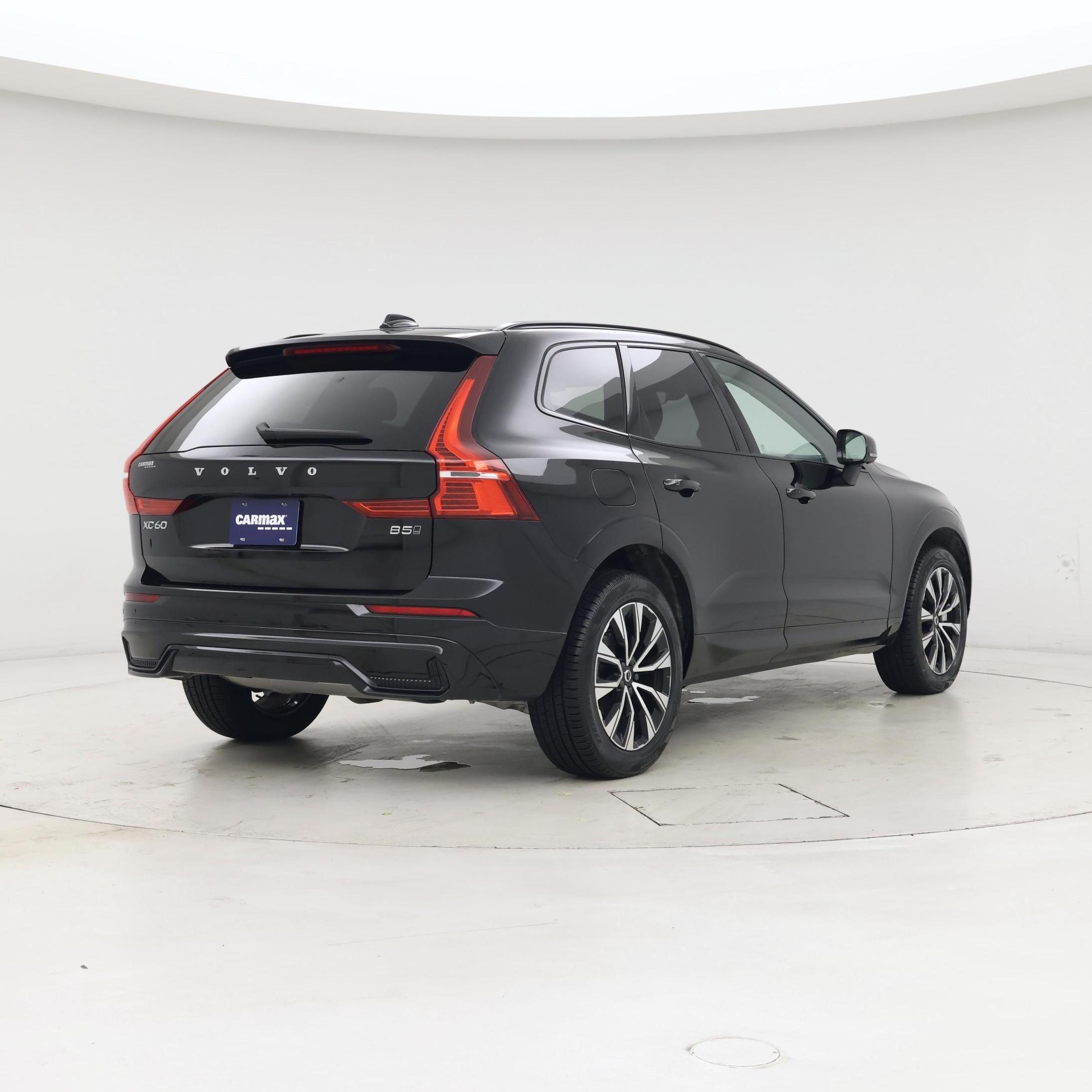 Thumbnail: 2025 Volvo XC60 - 8