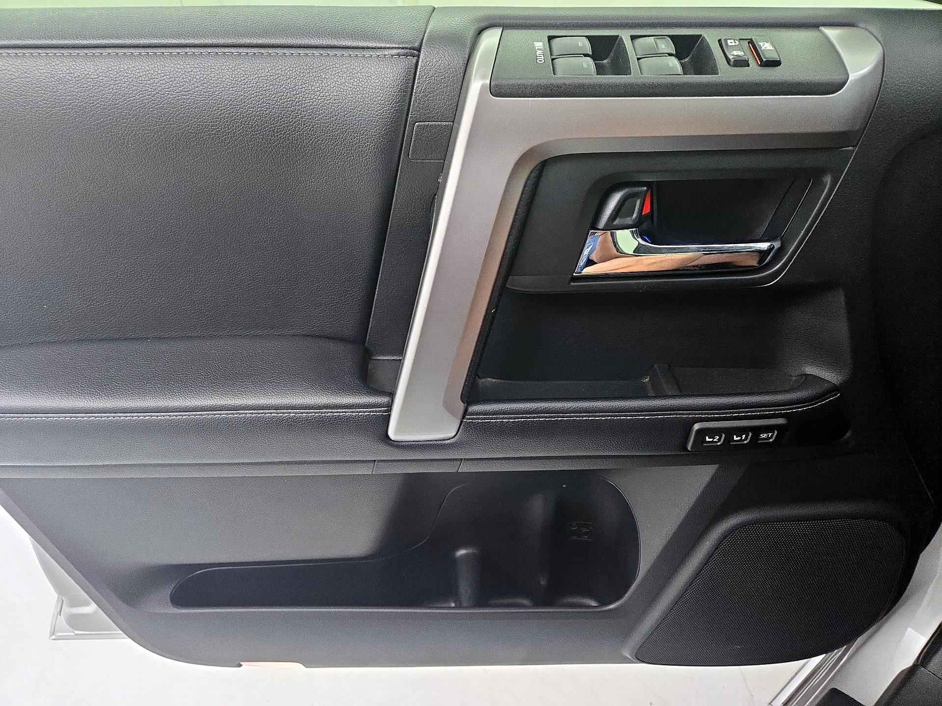 Thumbnail: 2019 Toyota 4Runner - 12