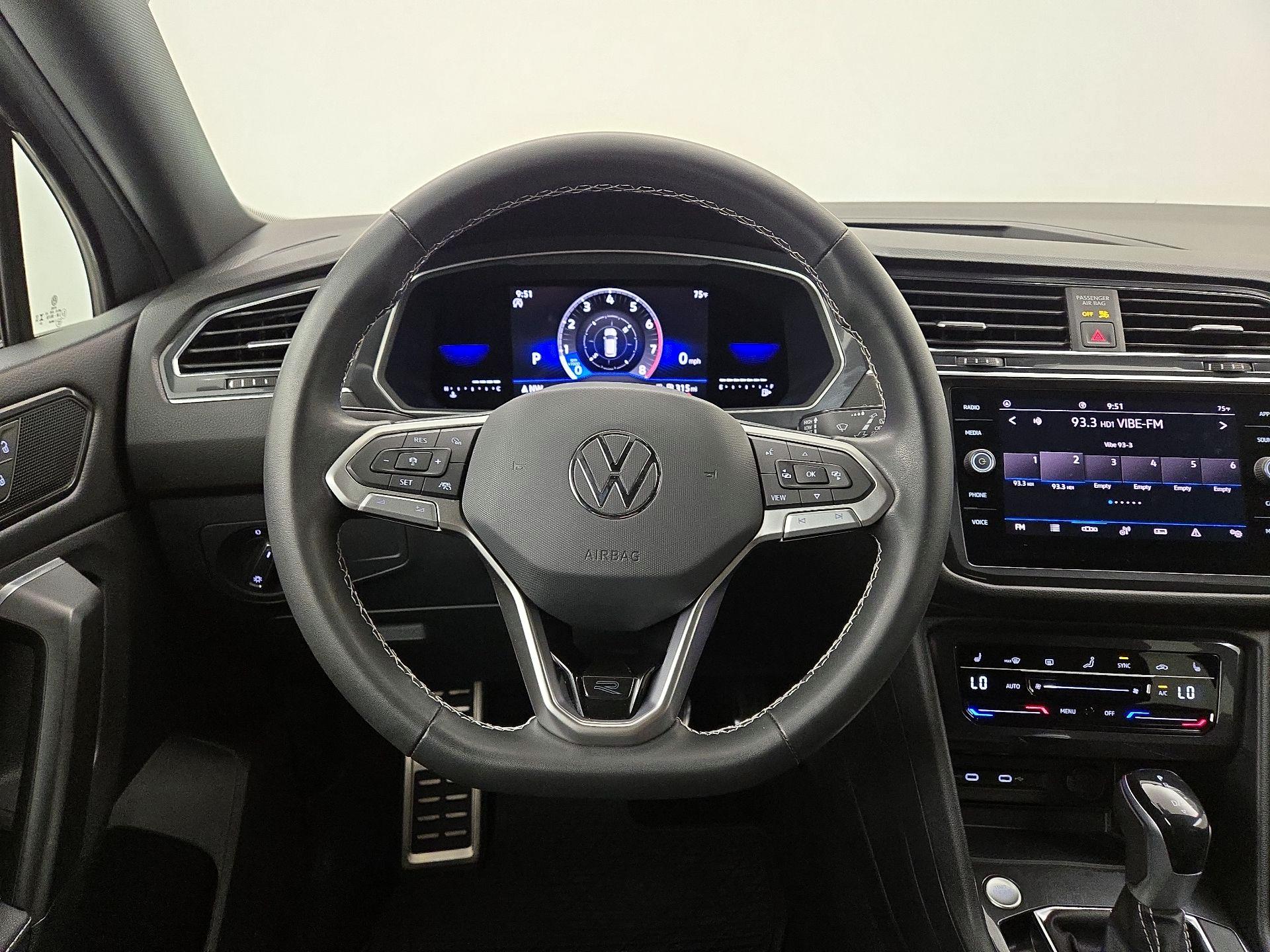 Thumbnail: 2023 Volkswagen Tiguan - 10