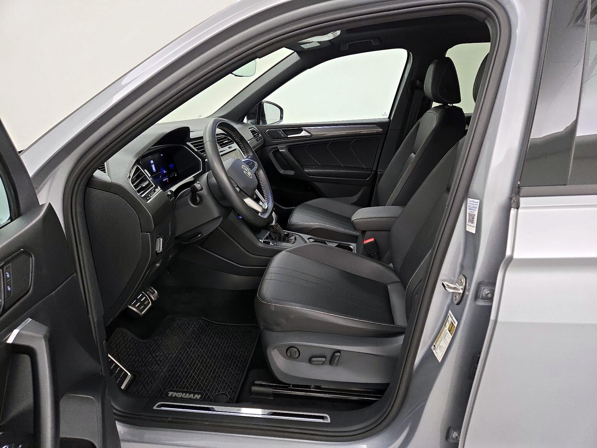 Thumbnail: 2023 Volkswagen Tiguan - 11