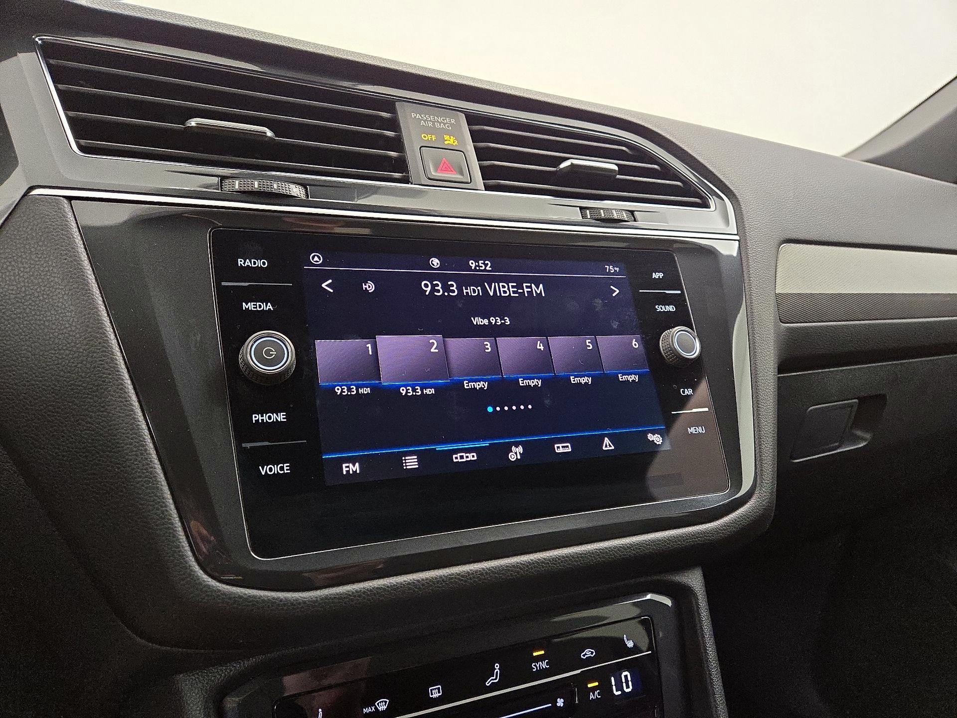 Thumbnail: 2023 Volkswagen Tiguan - 15