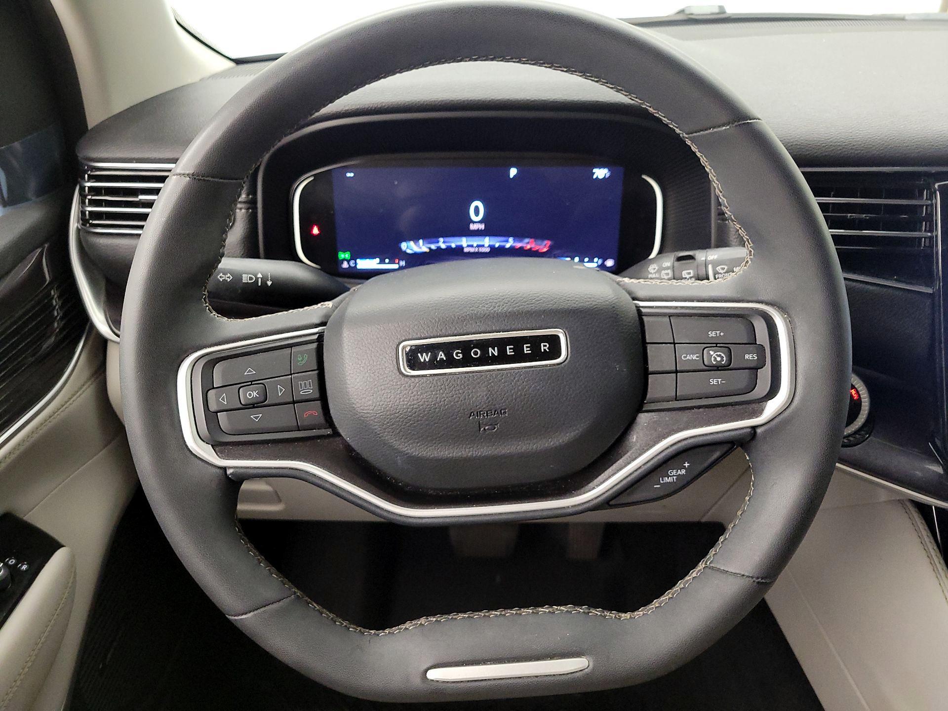 Thumbnail: 2023 Jeep Wagoneer - 10