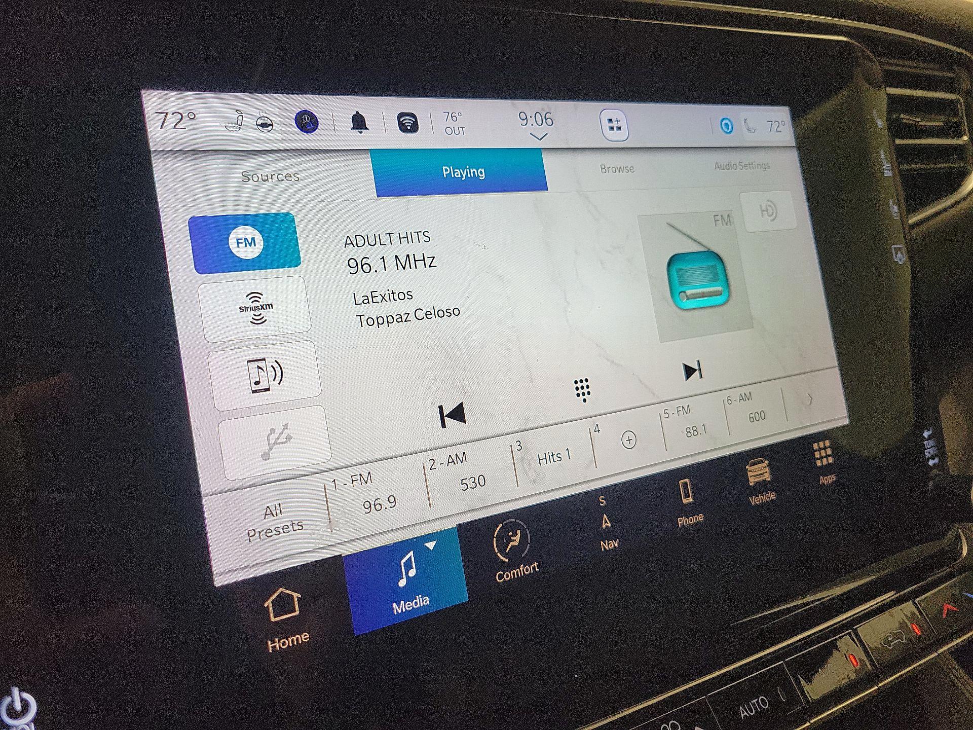 Thumbnail: 2023 Jeep Wagoneer - 16