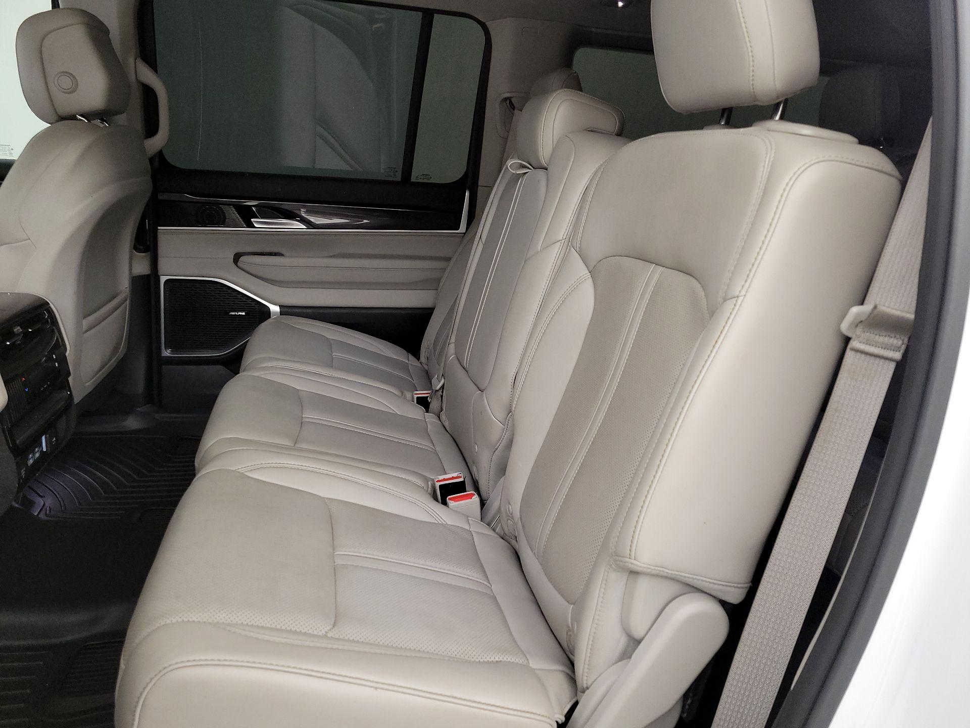 Thumbnail: 2023 Jeep Wagoneer - 20